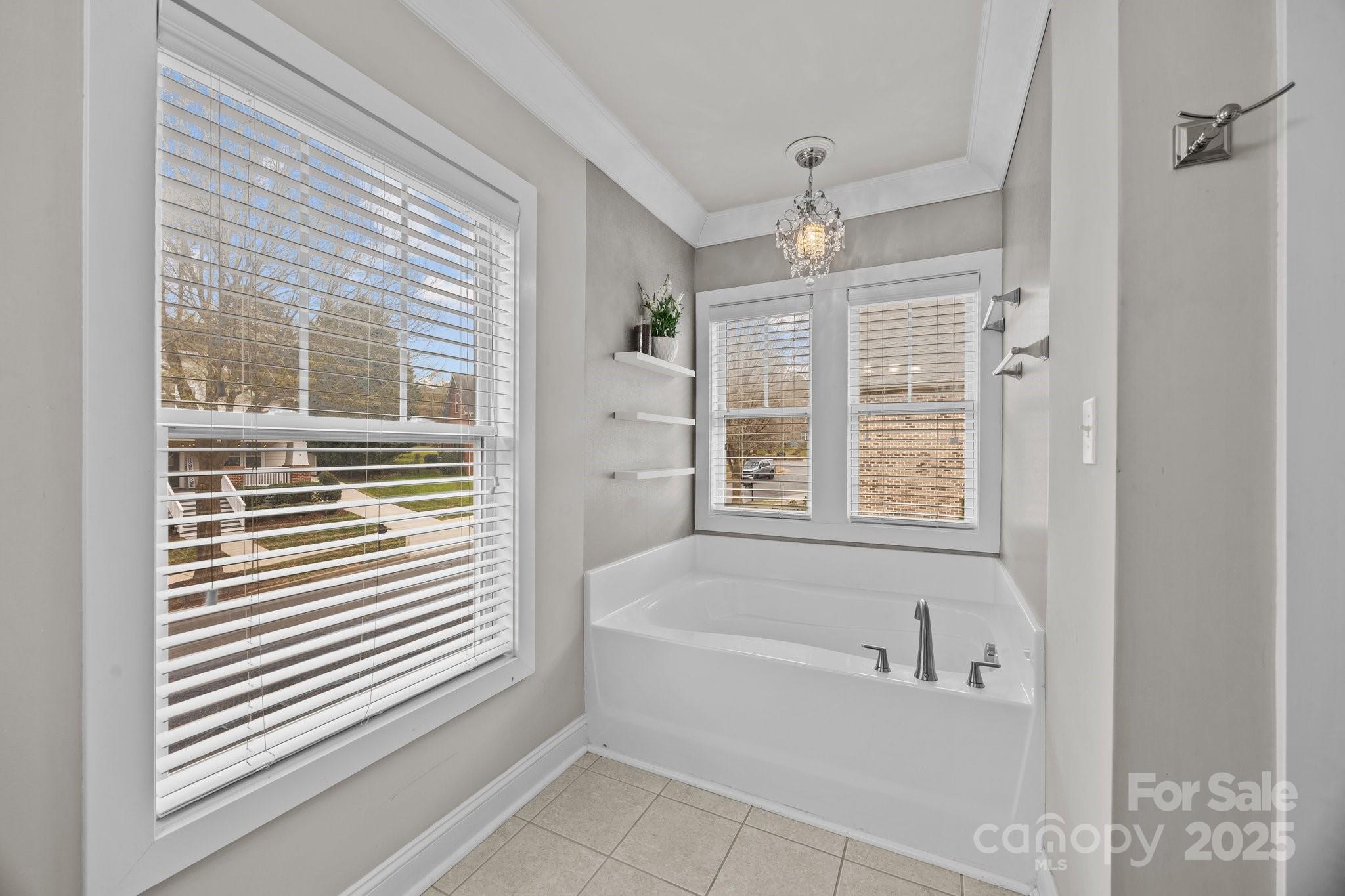 10011 Roosevelt Drive