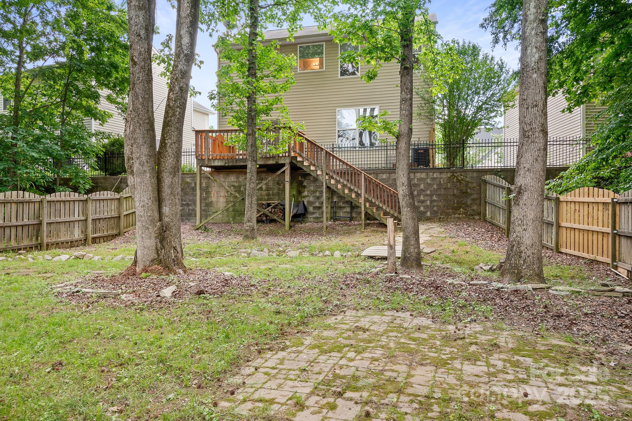 9437 Macquarie Lane