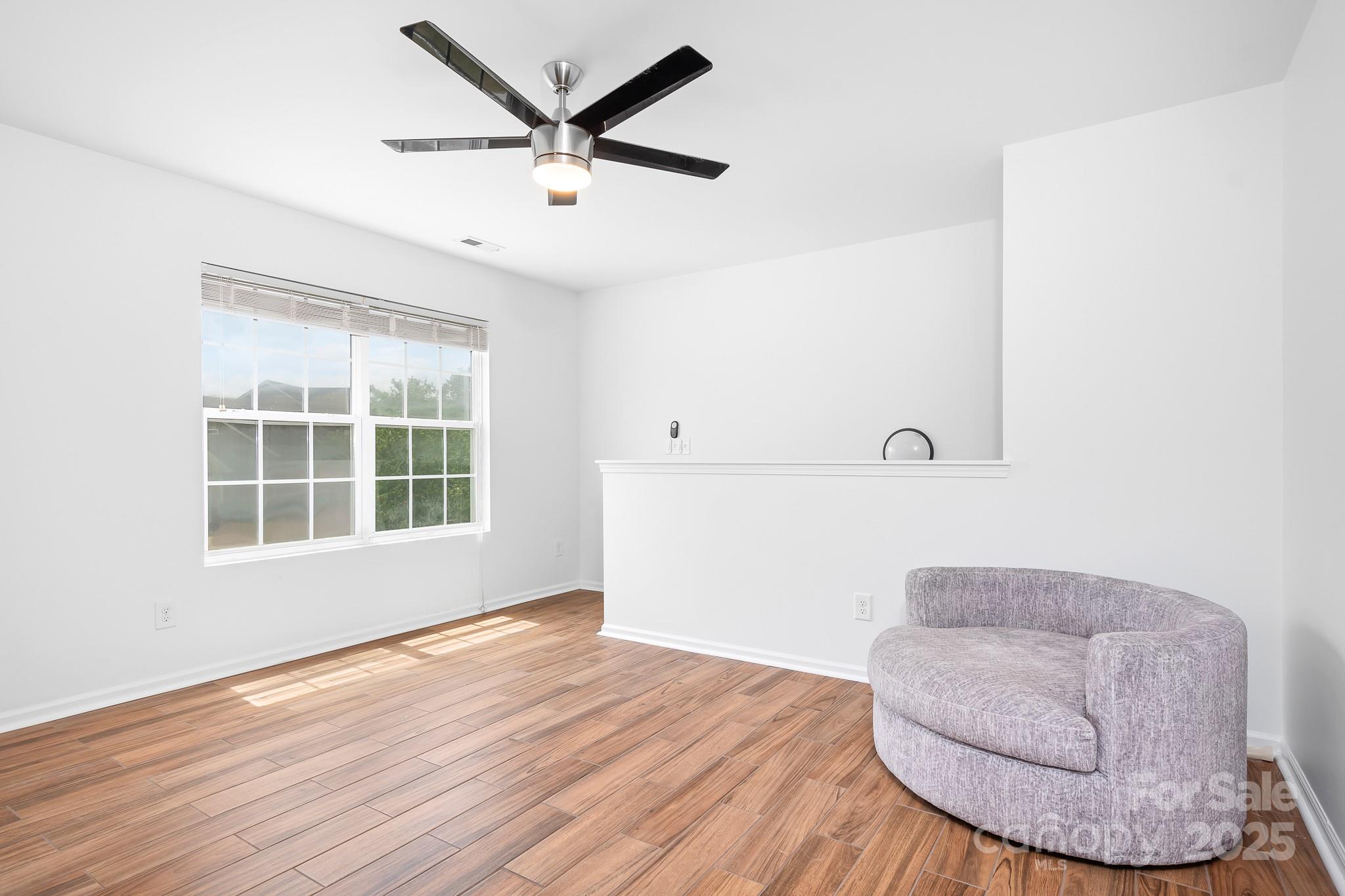 9437 Macquarie Lane