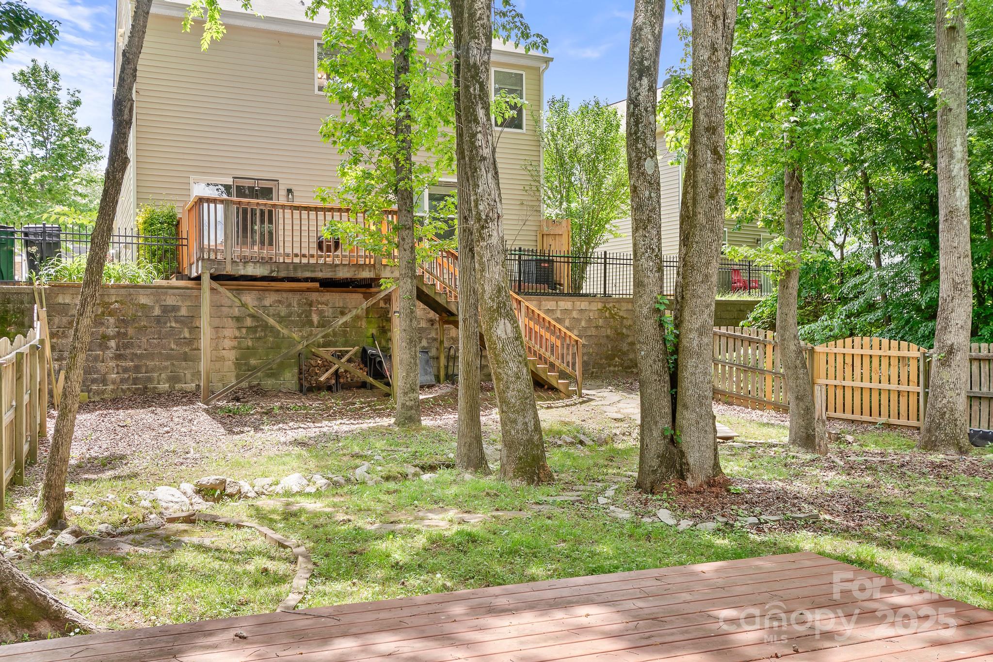 9437 Macquarie Lane