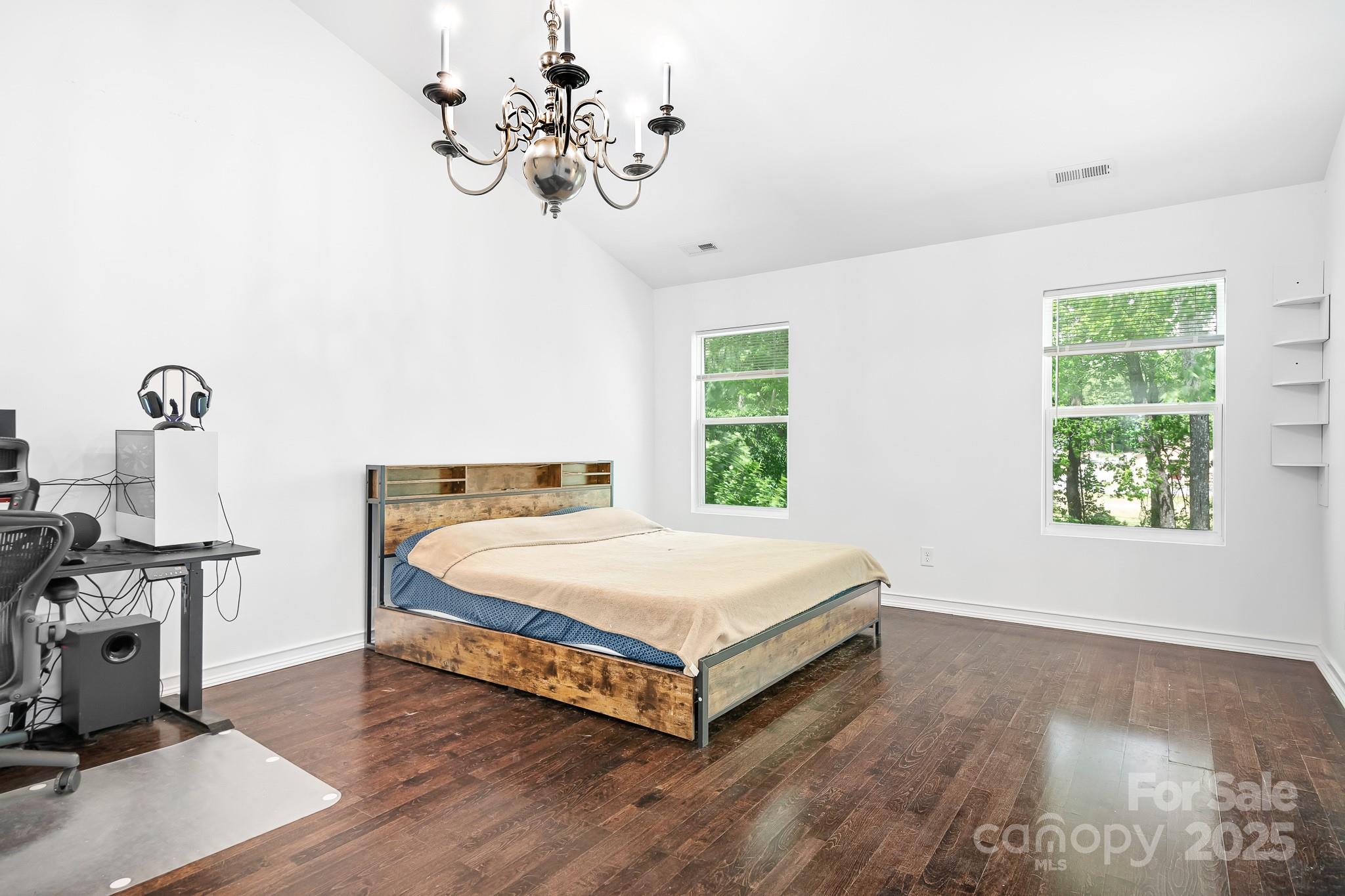 9437 Macquarie Lane