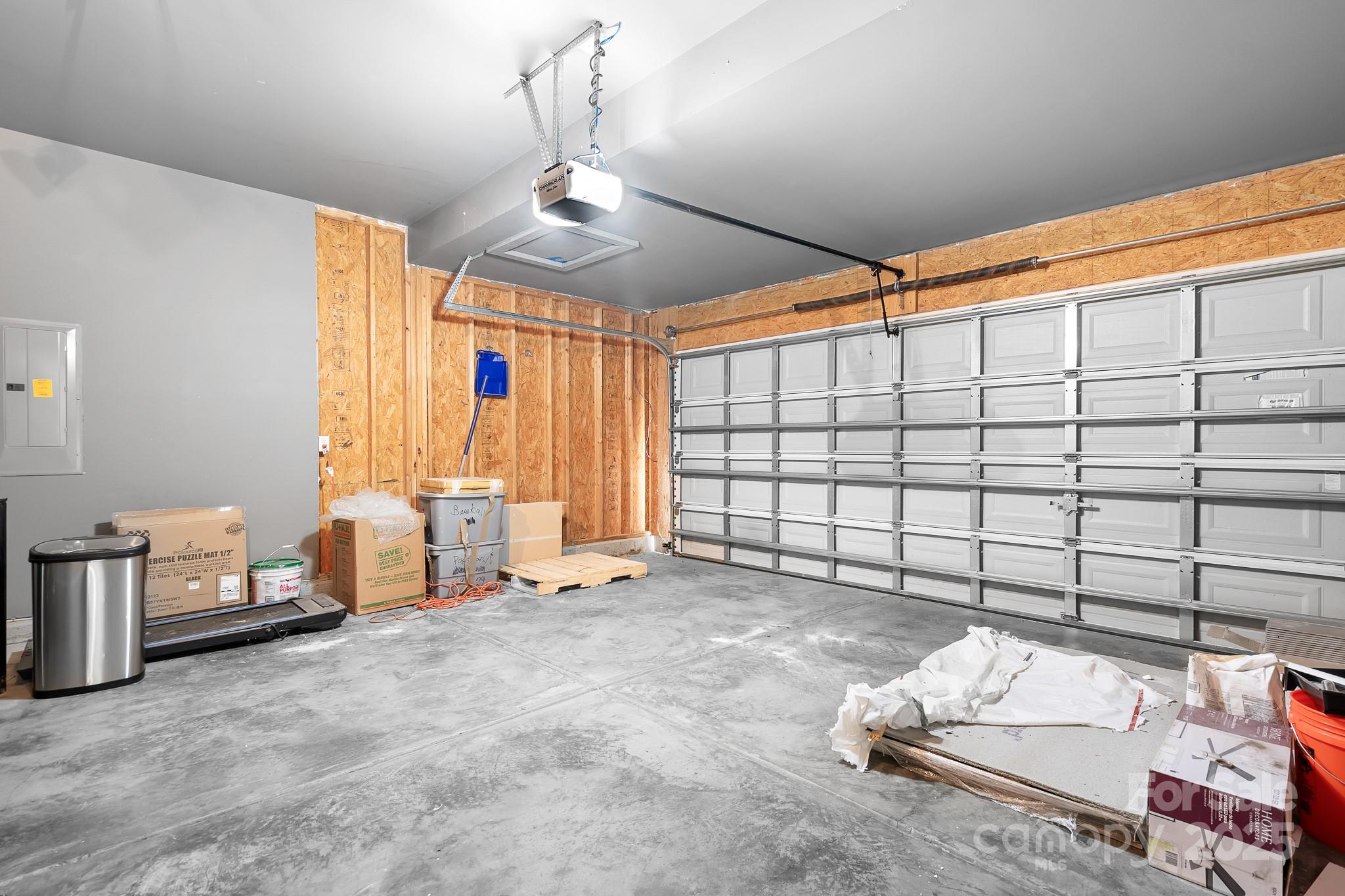 9437 Macquarie Lane
