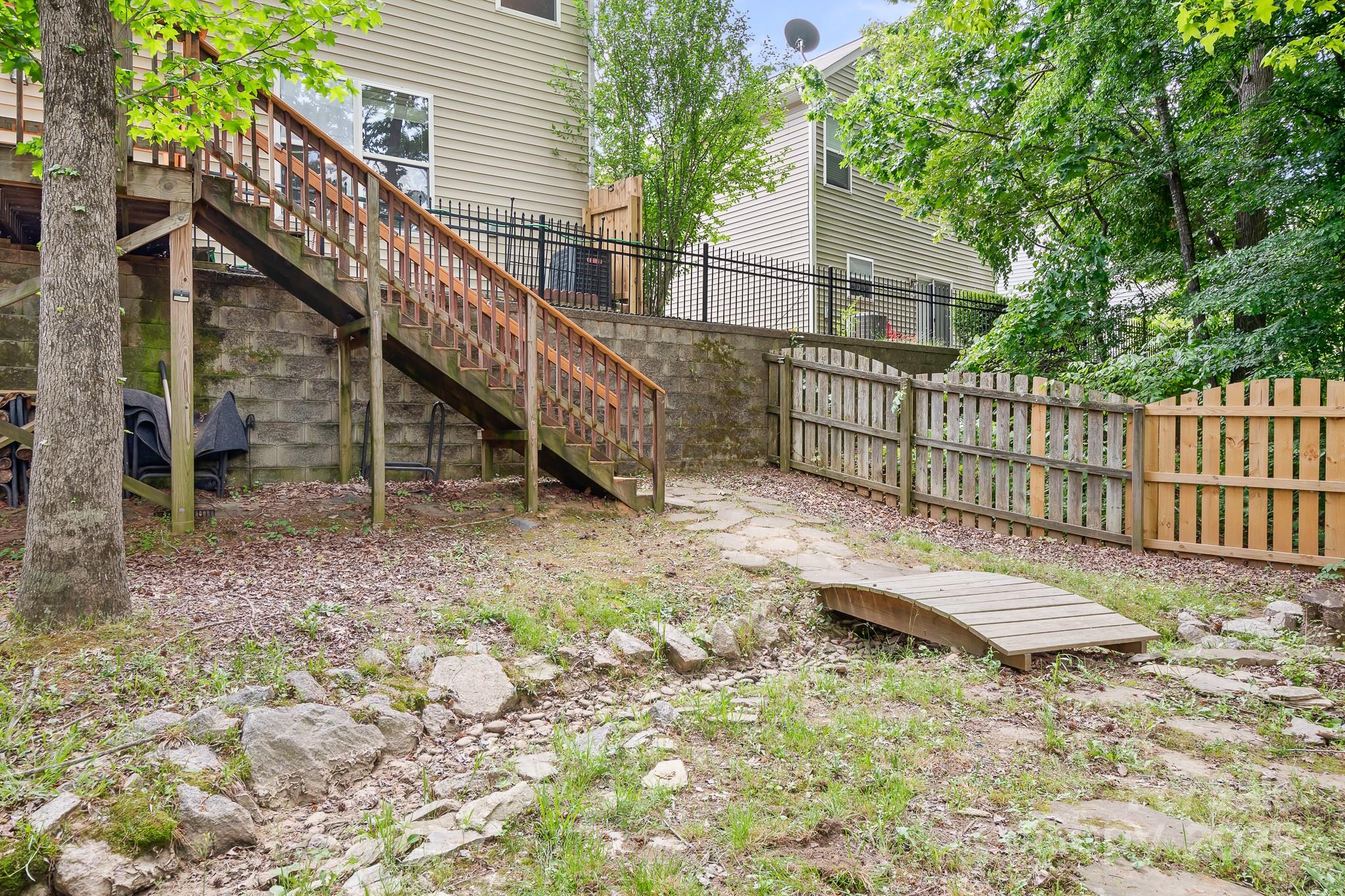 9437 Macquarie Lane