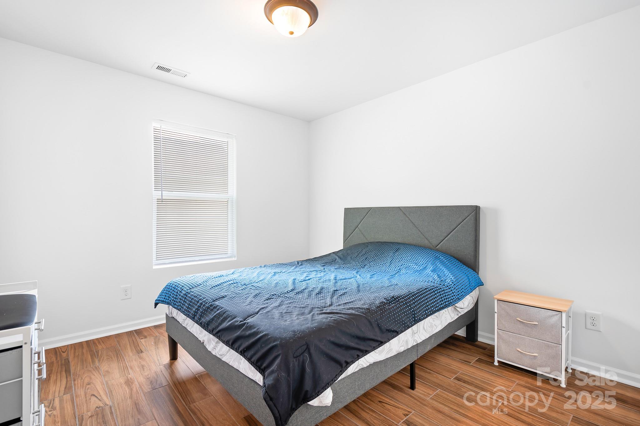 9437 Macquarie Lane