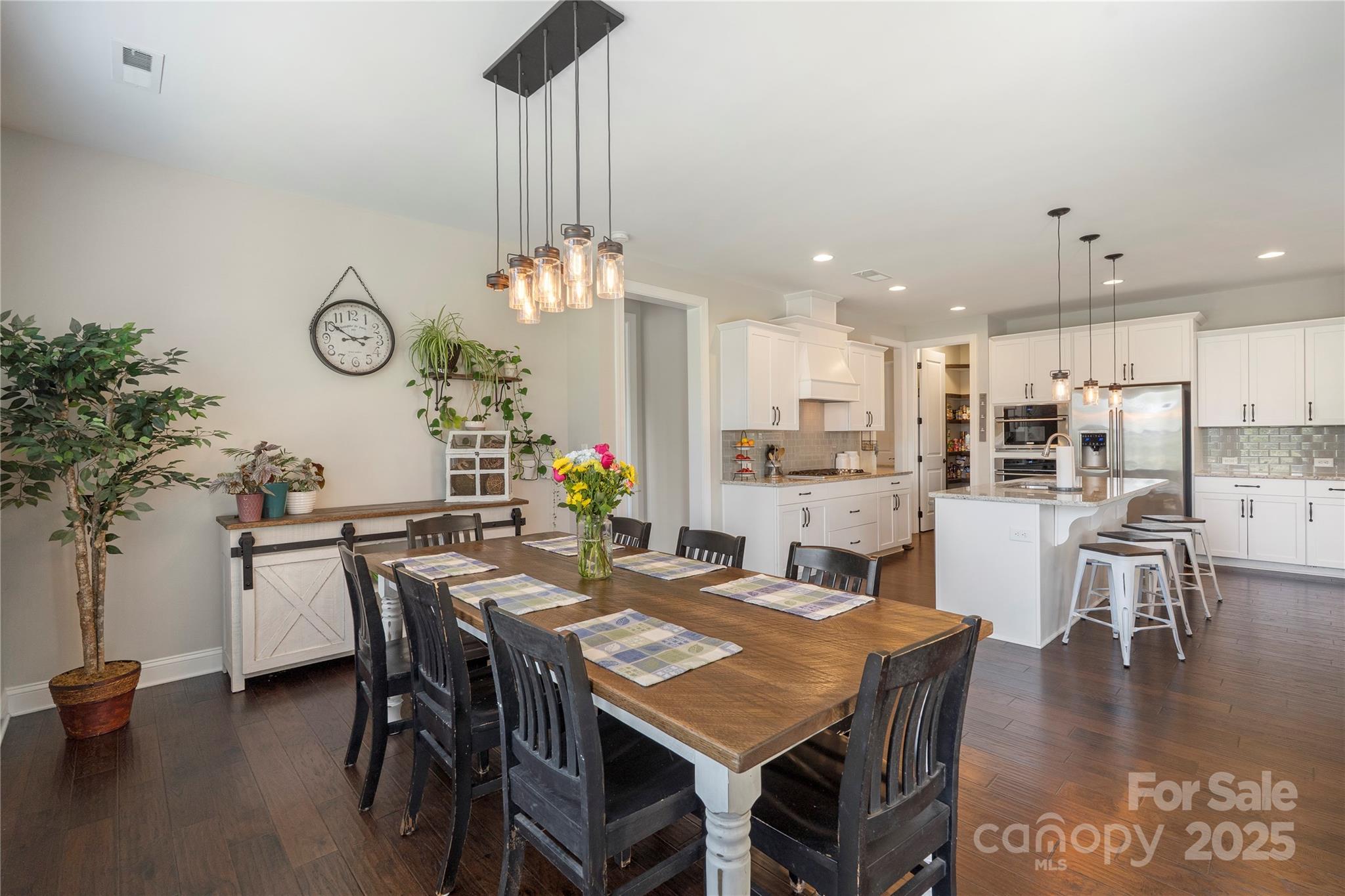 14914 Marymont Avenue