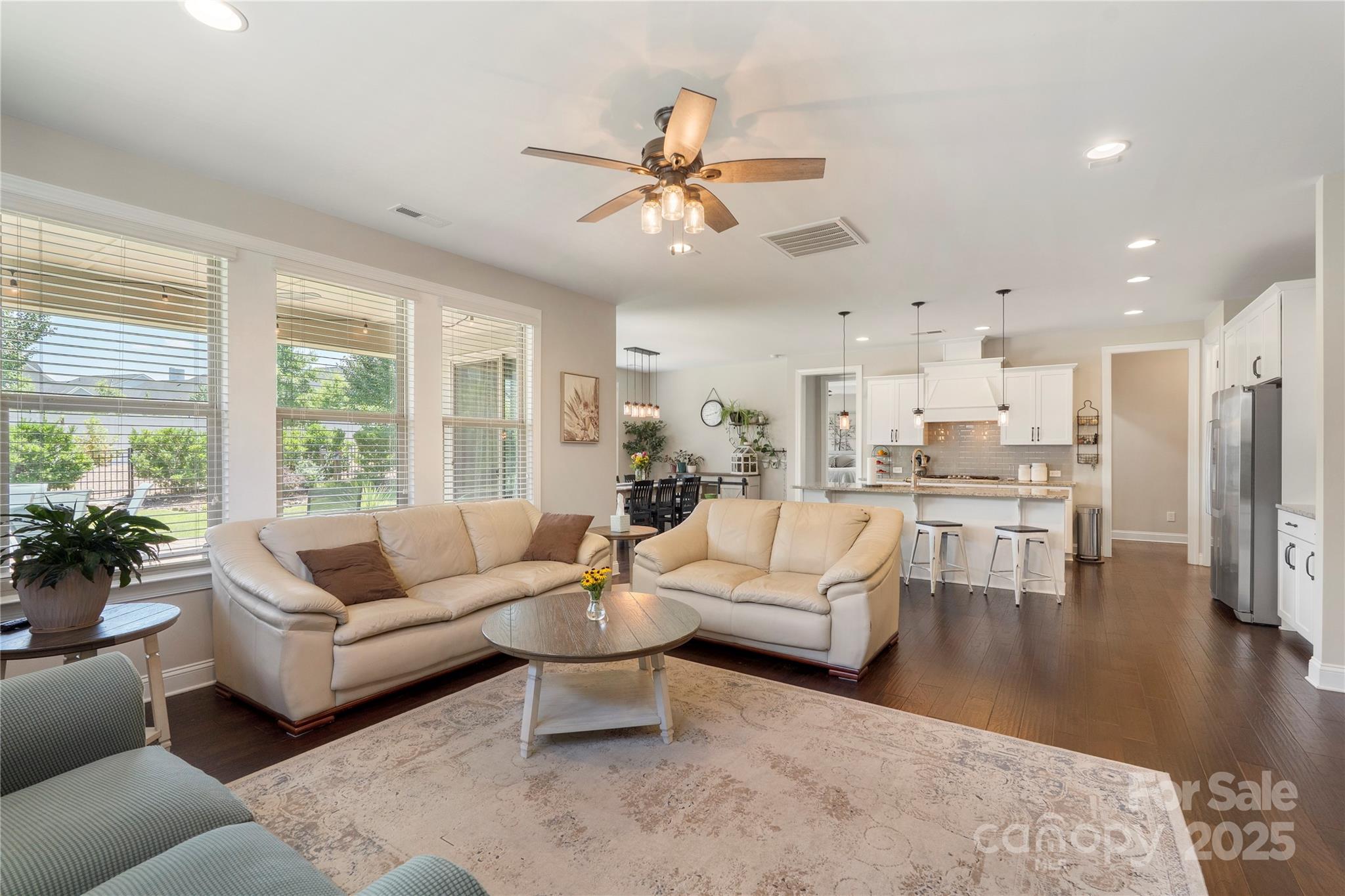 14914 Marymont Avenue