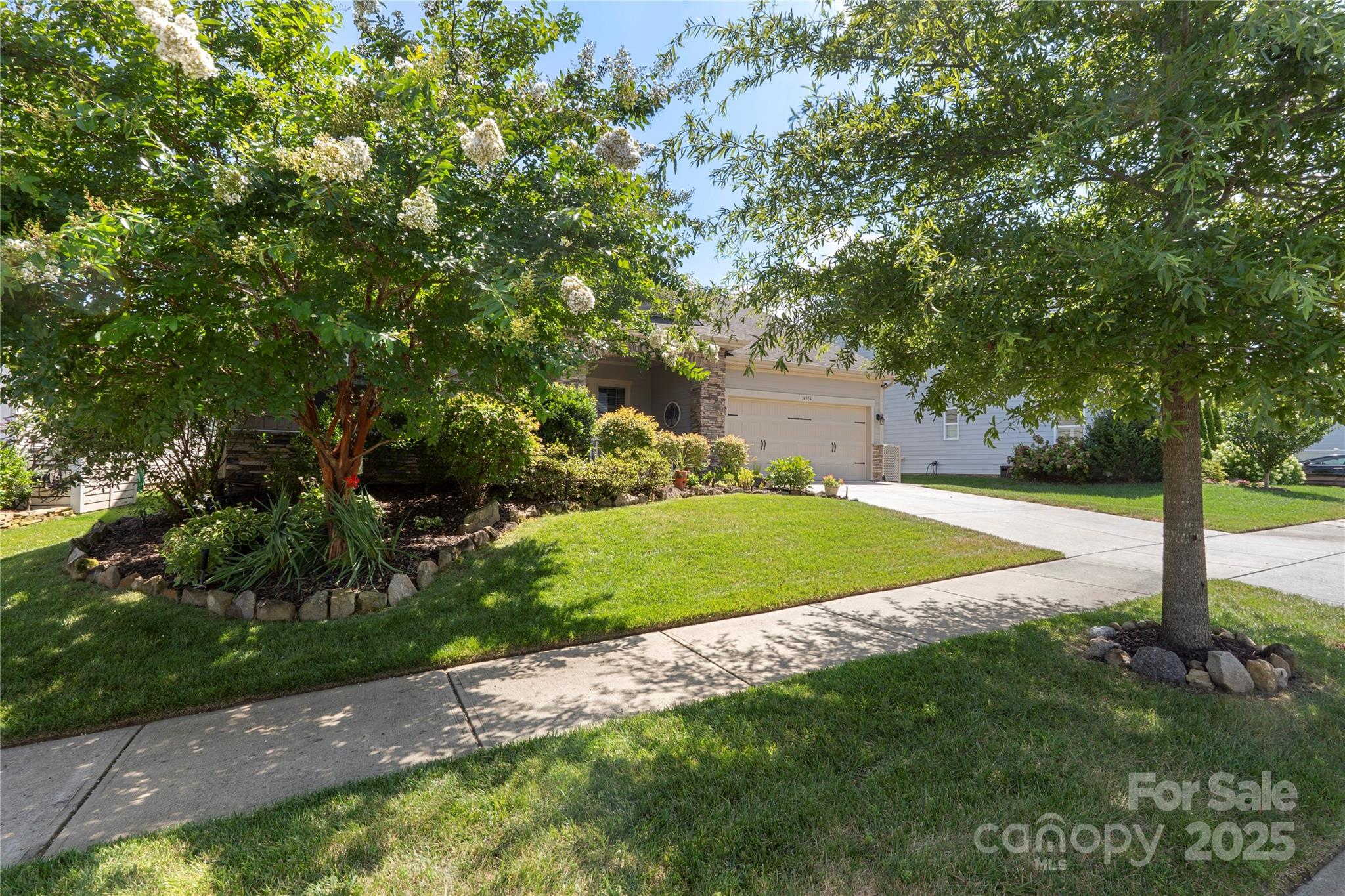 14914 Marymont Avenue