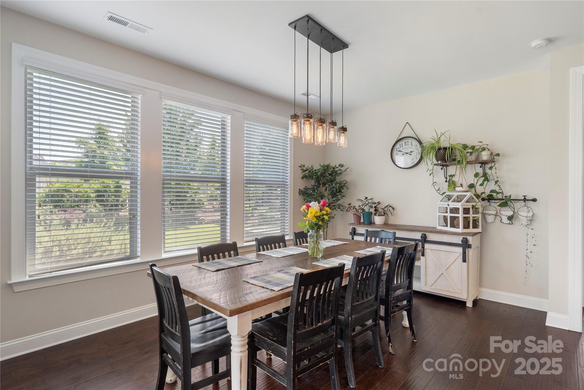 14914 Marymont Avenue