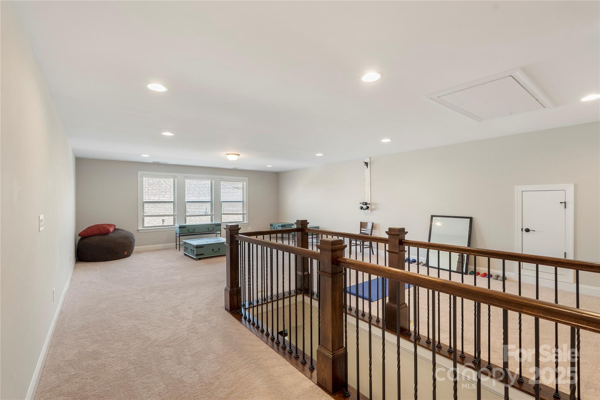 14914 Marymont Avenue