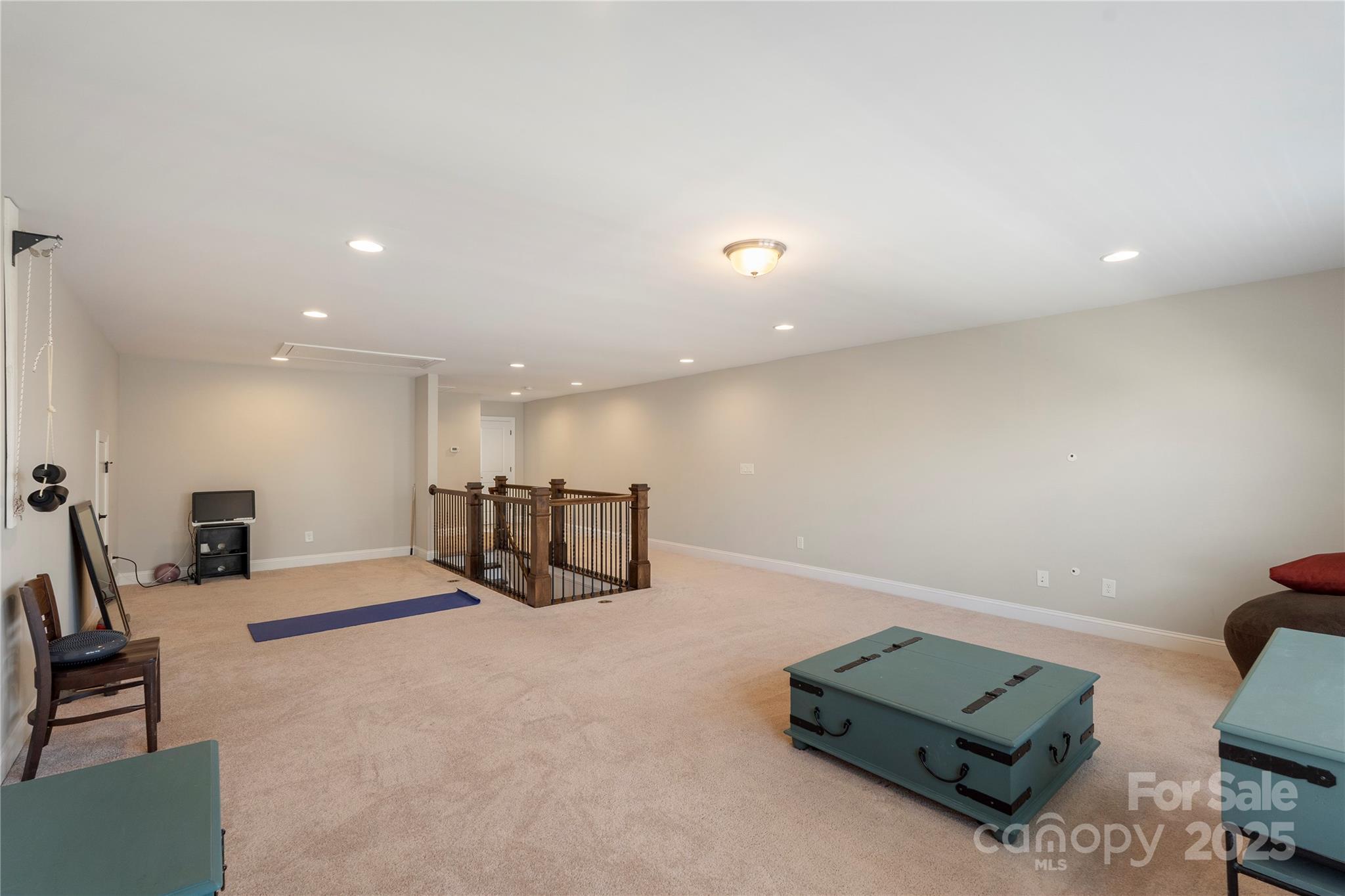 14914 Marymont Avenue