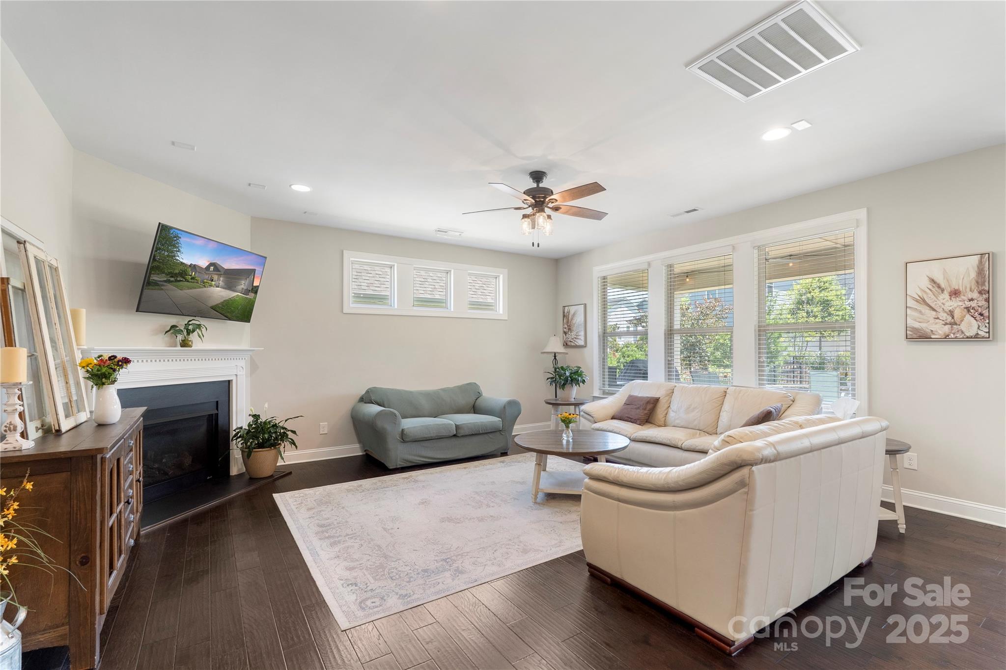 14914 Marymont Avenue