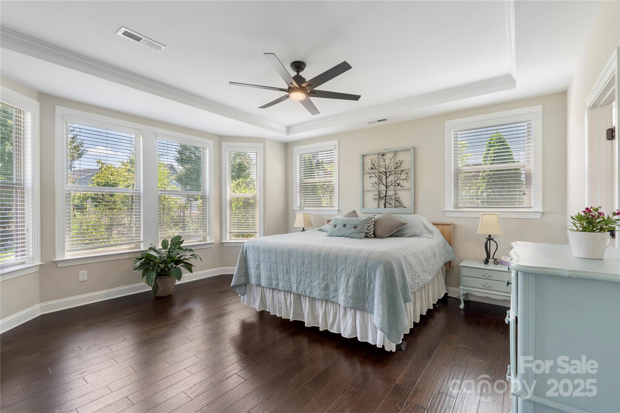 14914 Marymont Avenue