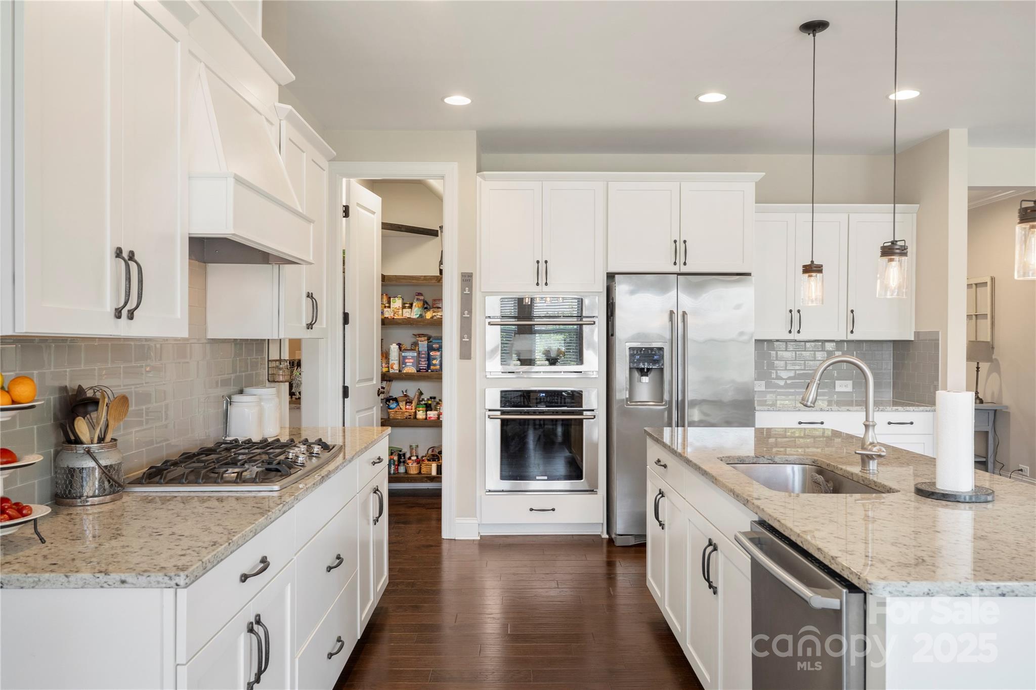 14914 Marymont Avenue