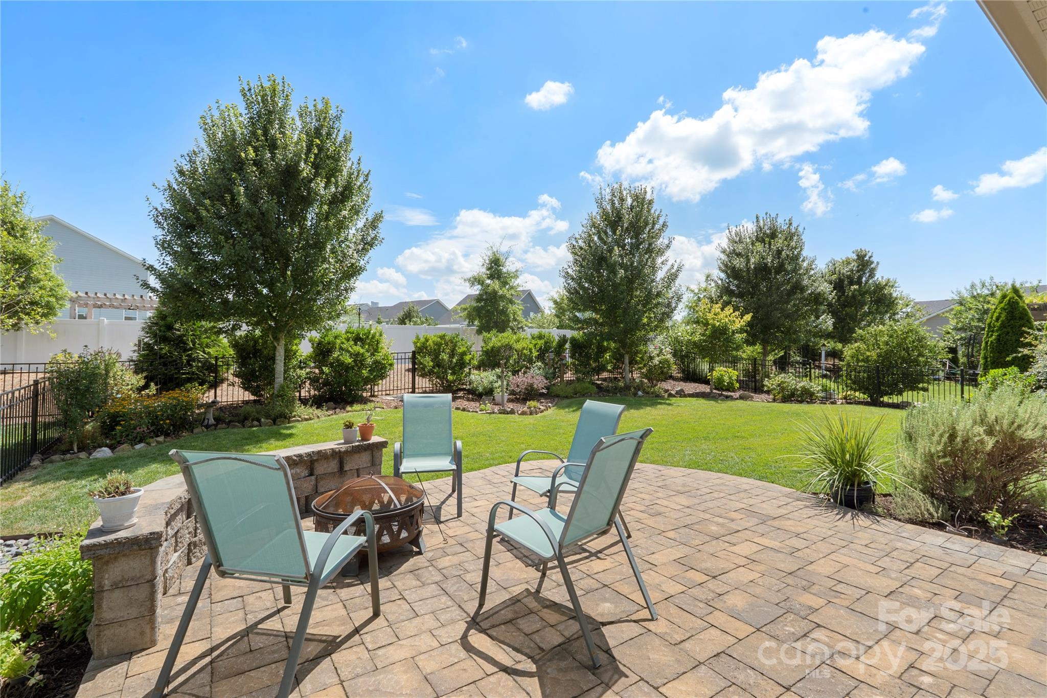 14914 Marymont Avenue