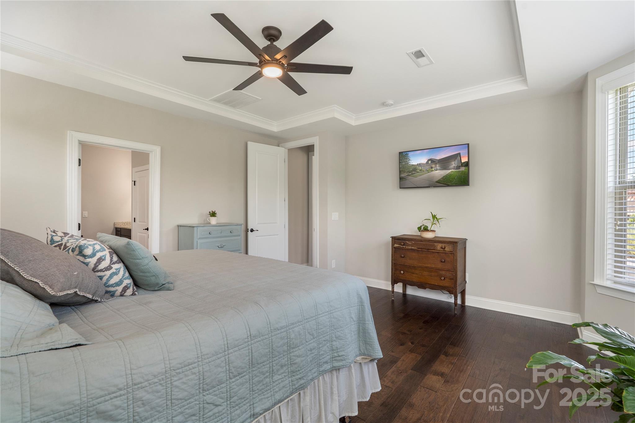 14914 Marymont Avenue