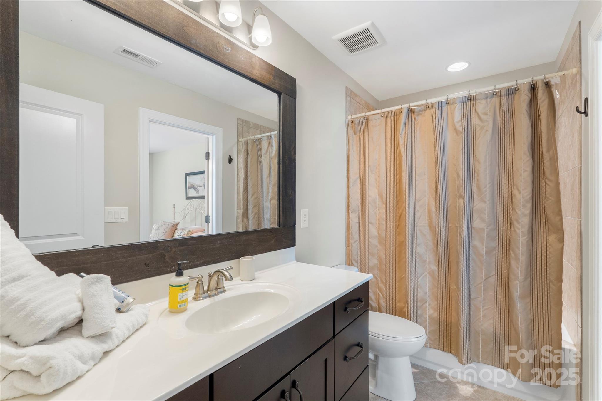 14914 Marymont Avenue