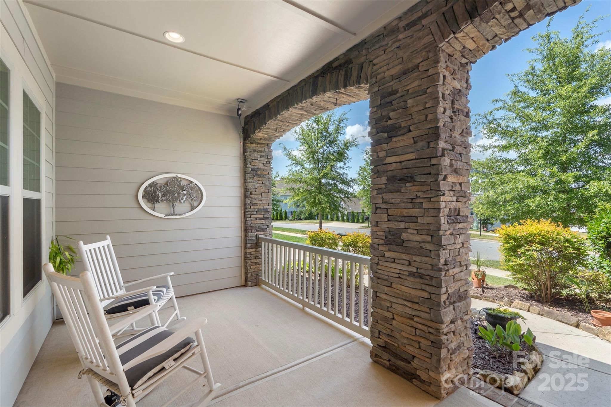 14914 Marymont Avenue