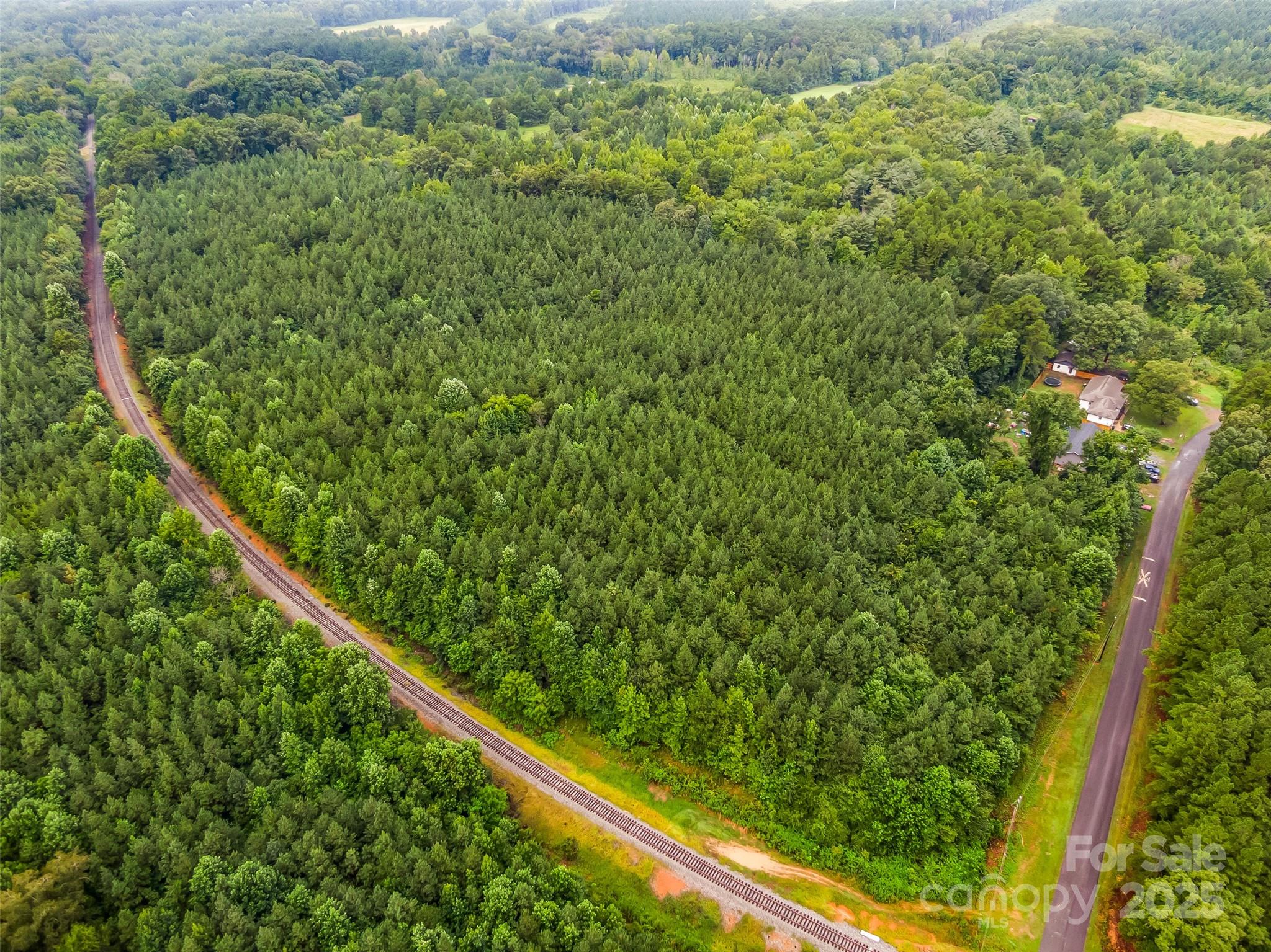 Vac 16.2 Acres Southbound Road