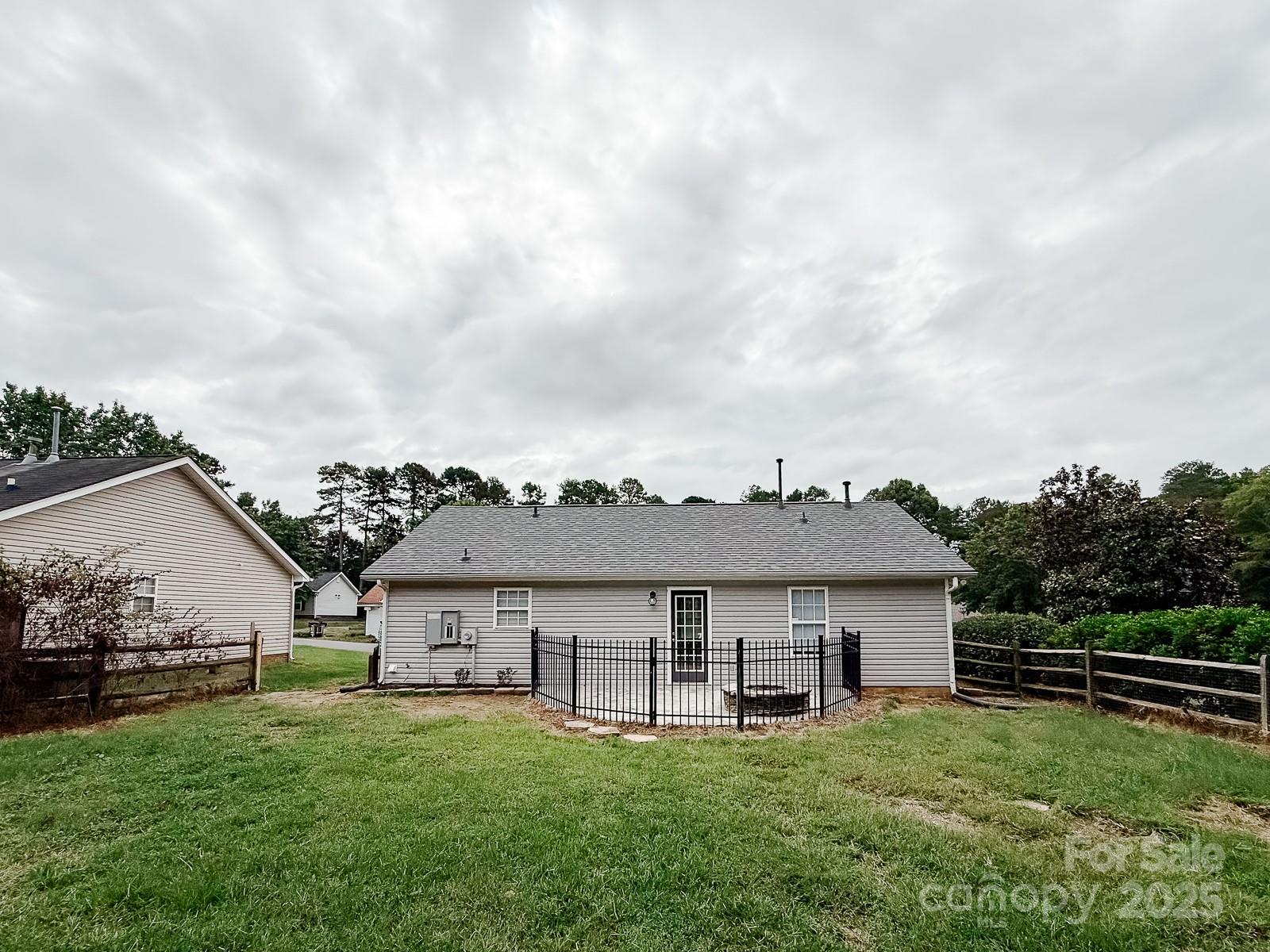 9417 Northwoods Forest Drive
