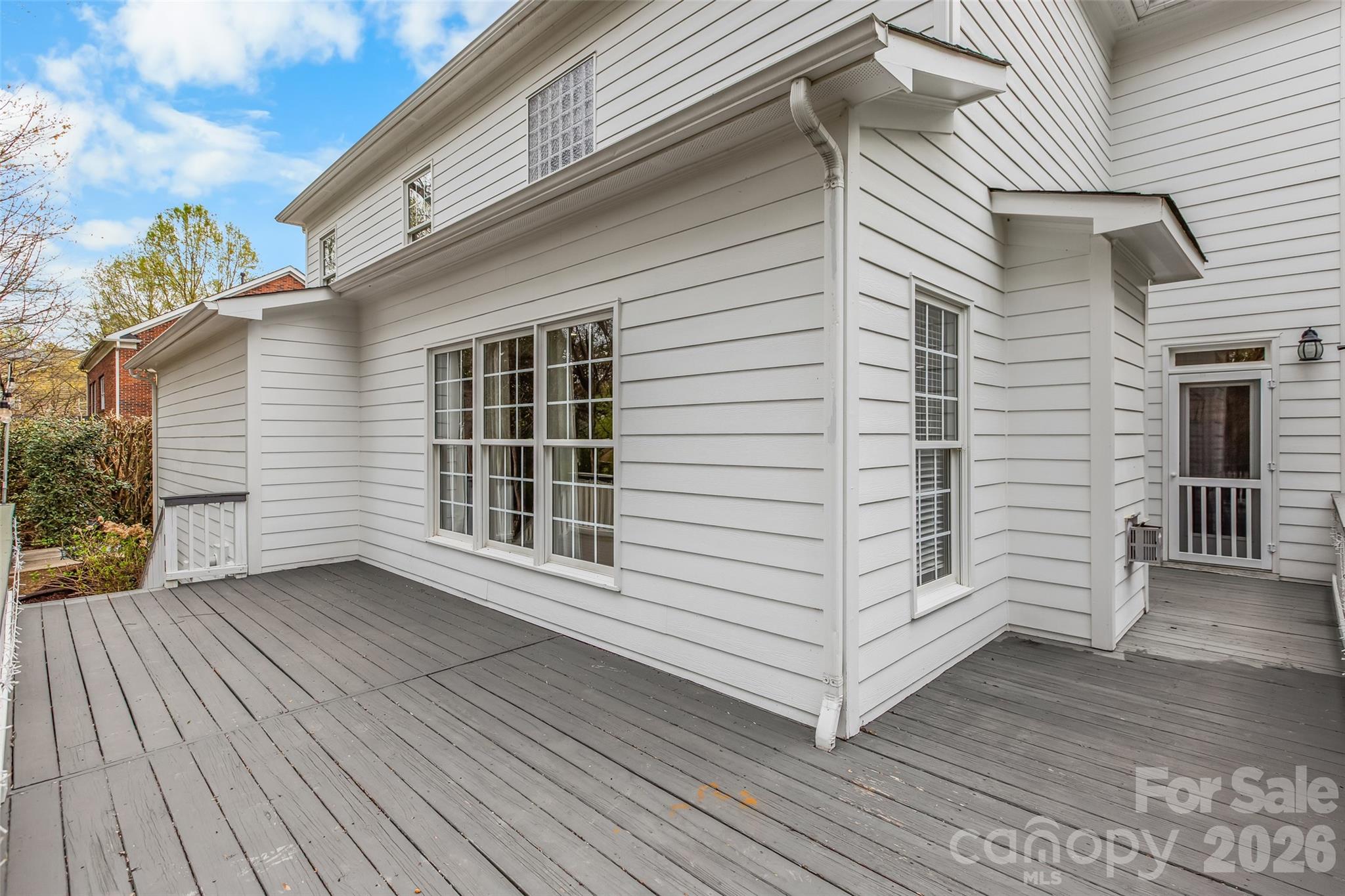 16040 Glen Miro Drive