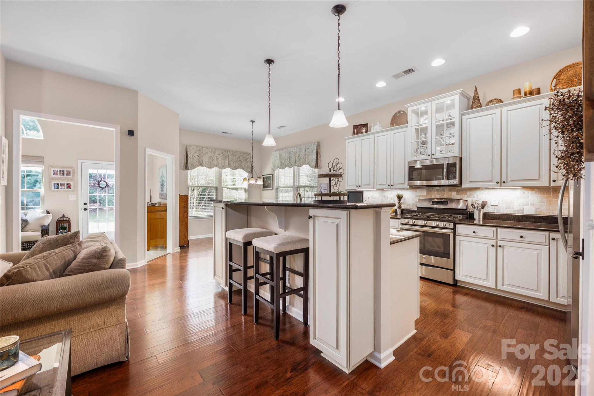 11422 Warfield Avenue