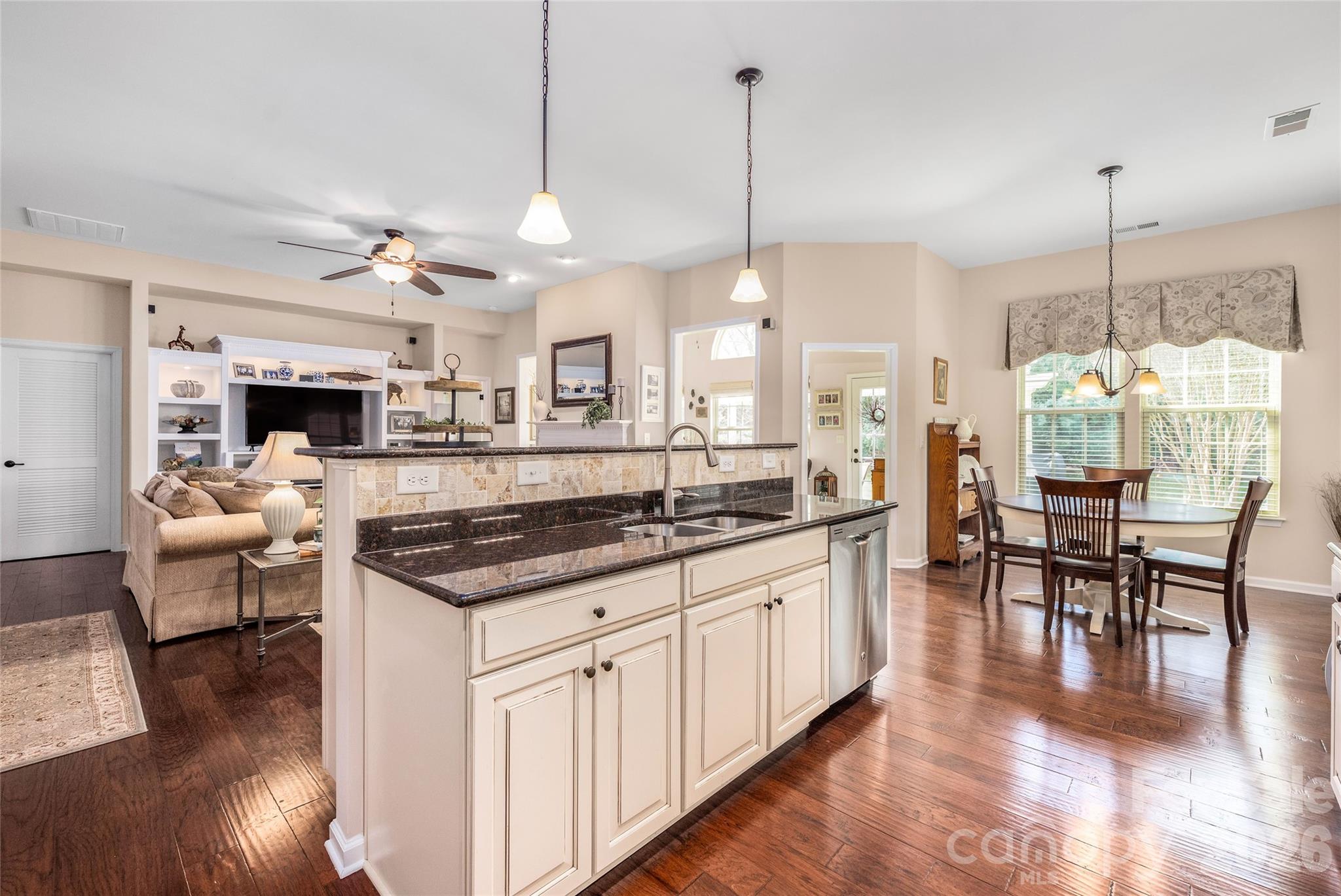 11422 Warfield Avenue