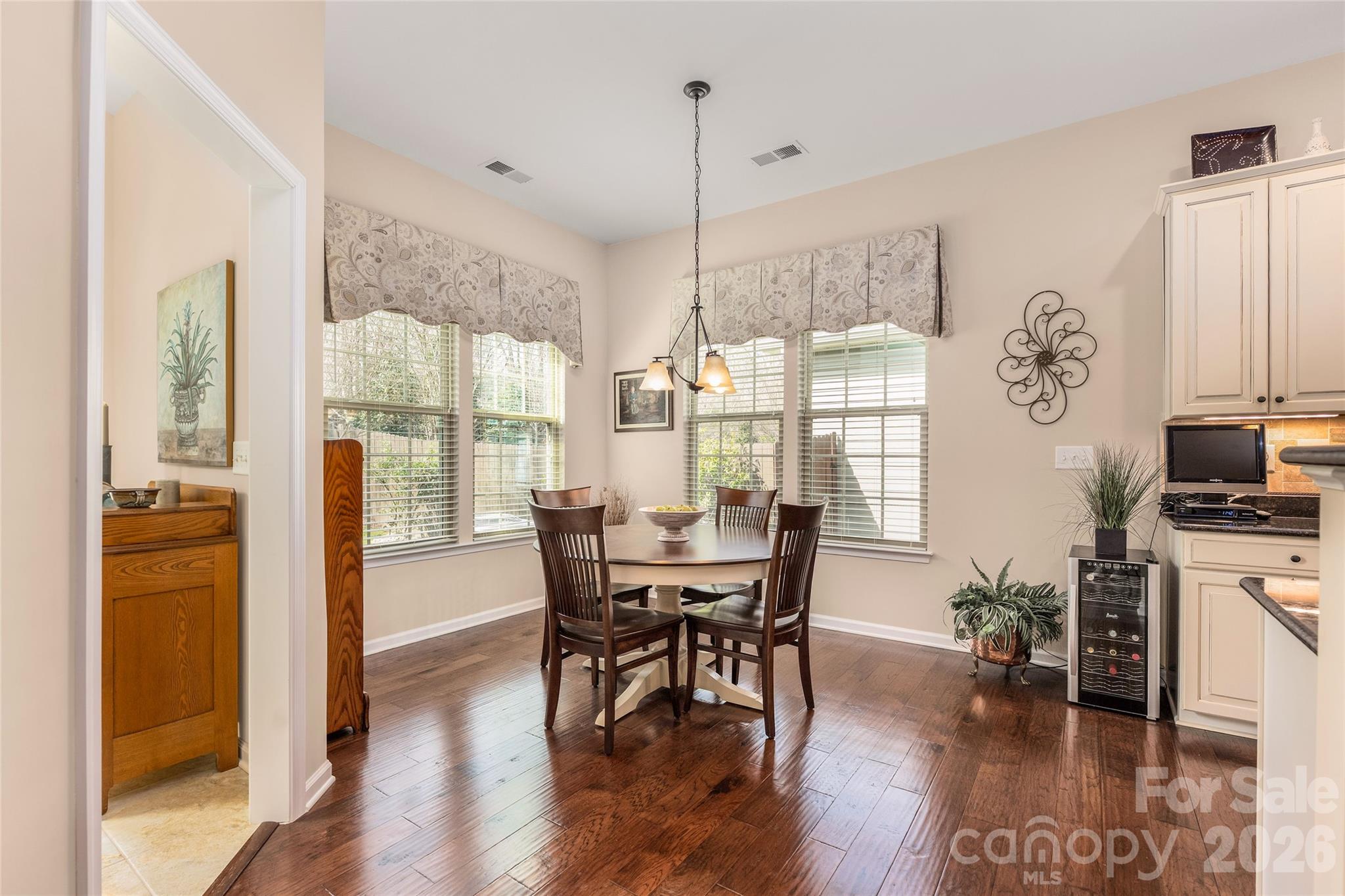 11422 Warfield Avenue