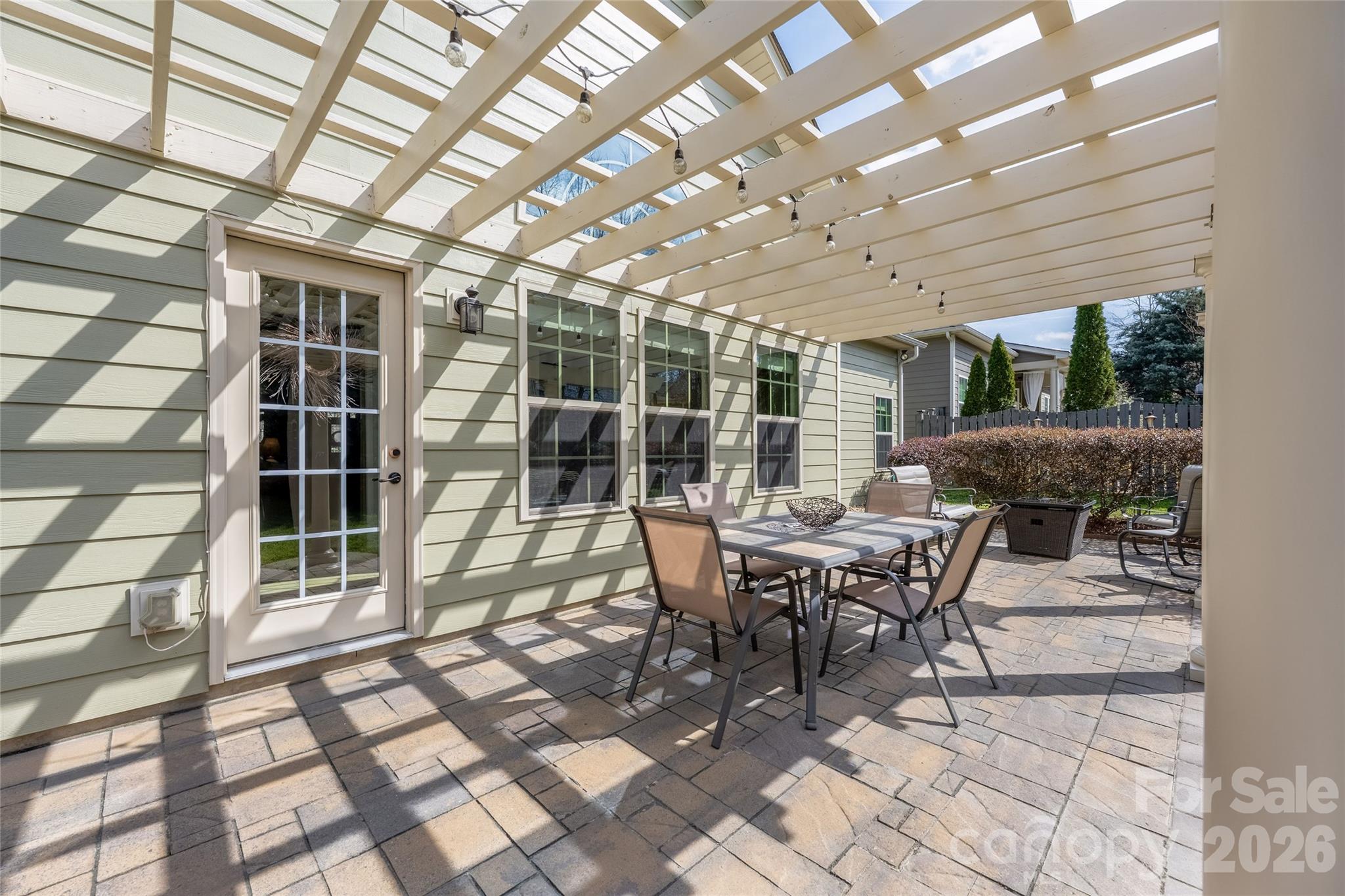 11422 Warfield Avenue