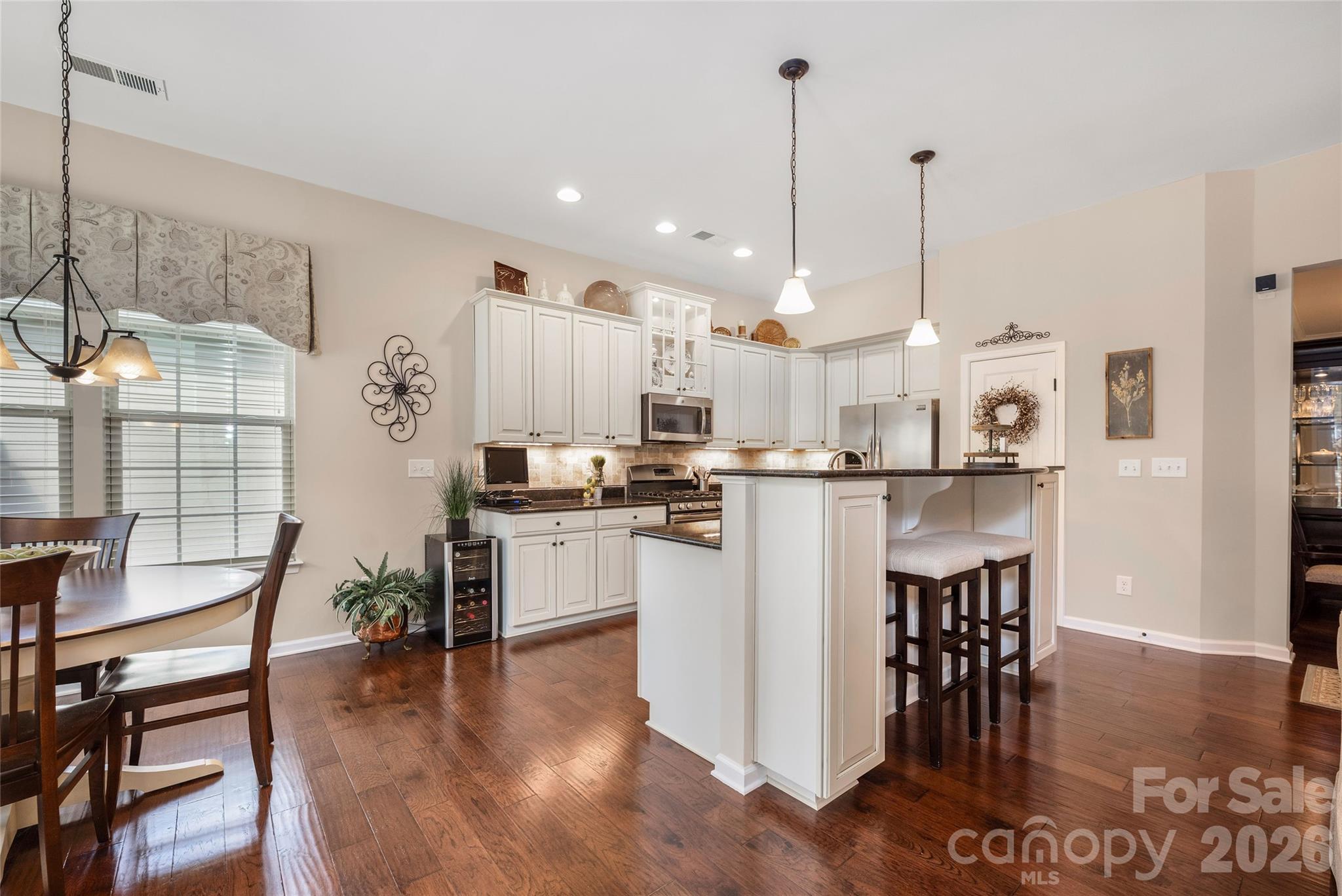 11422 Warfield Avenue