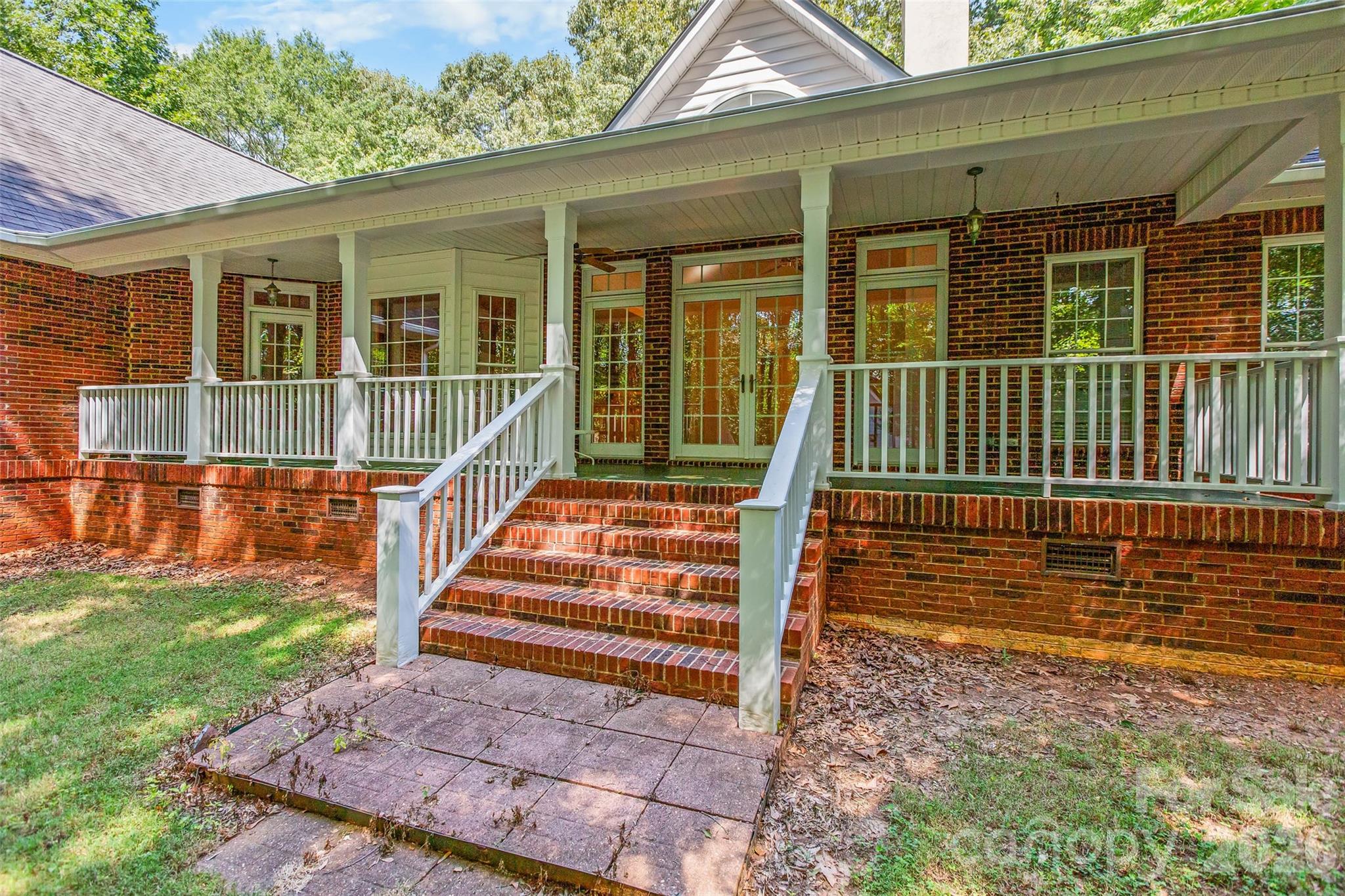 6756 Hawks Nest Lane
