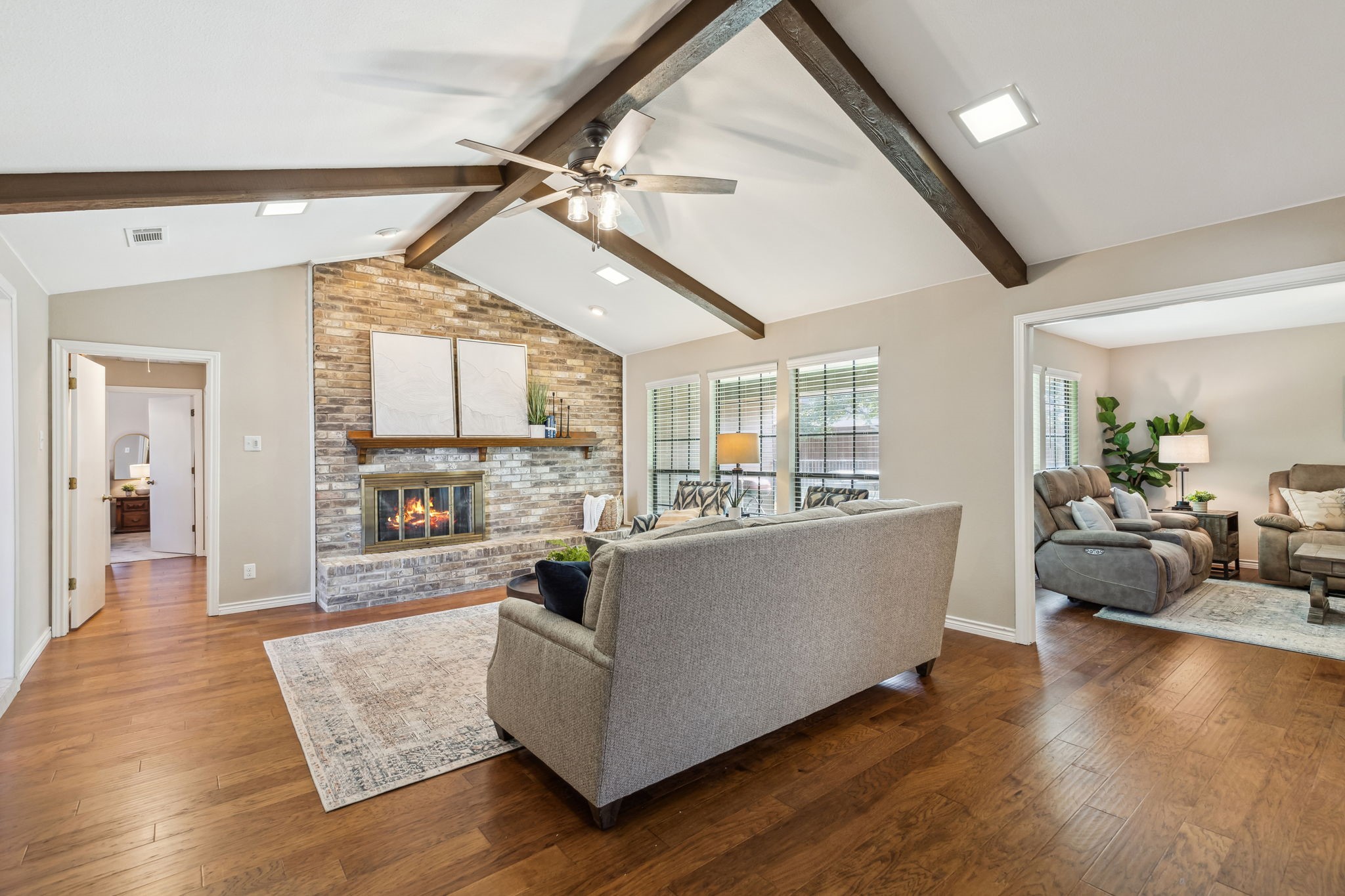 806 Windsong Trail