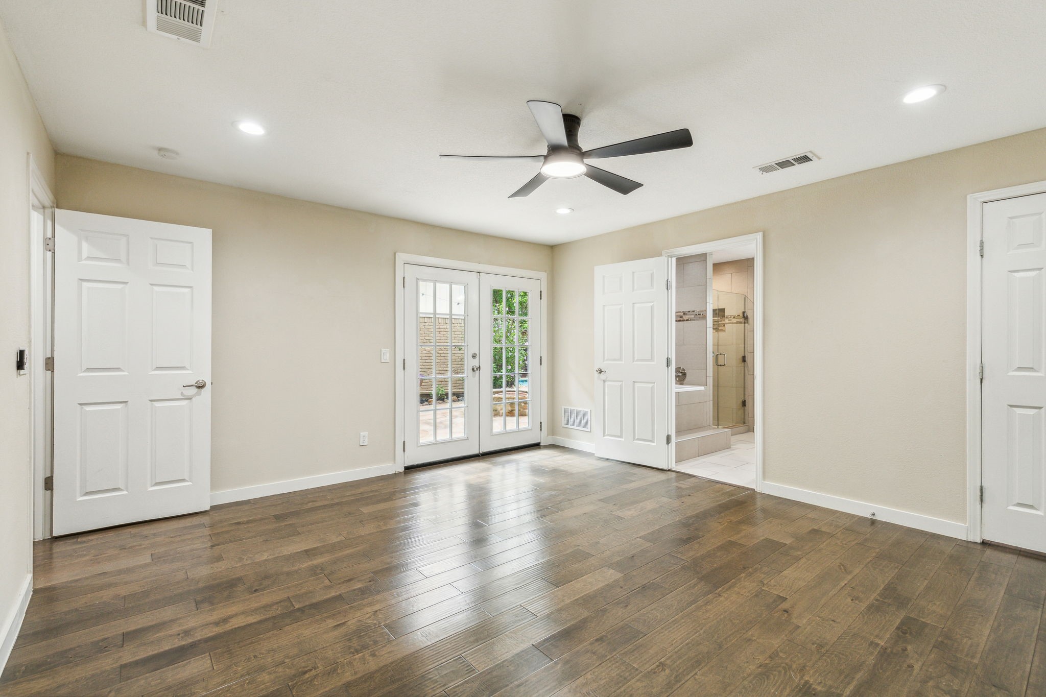 301 Lawndale Drive