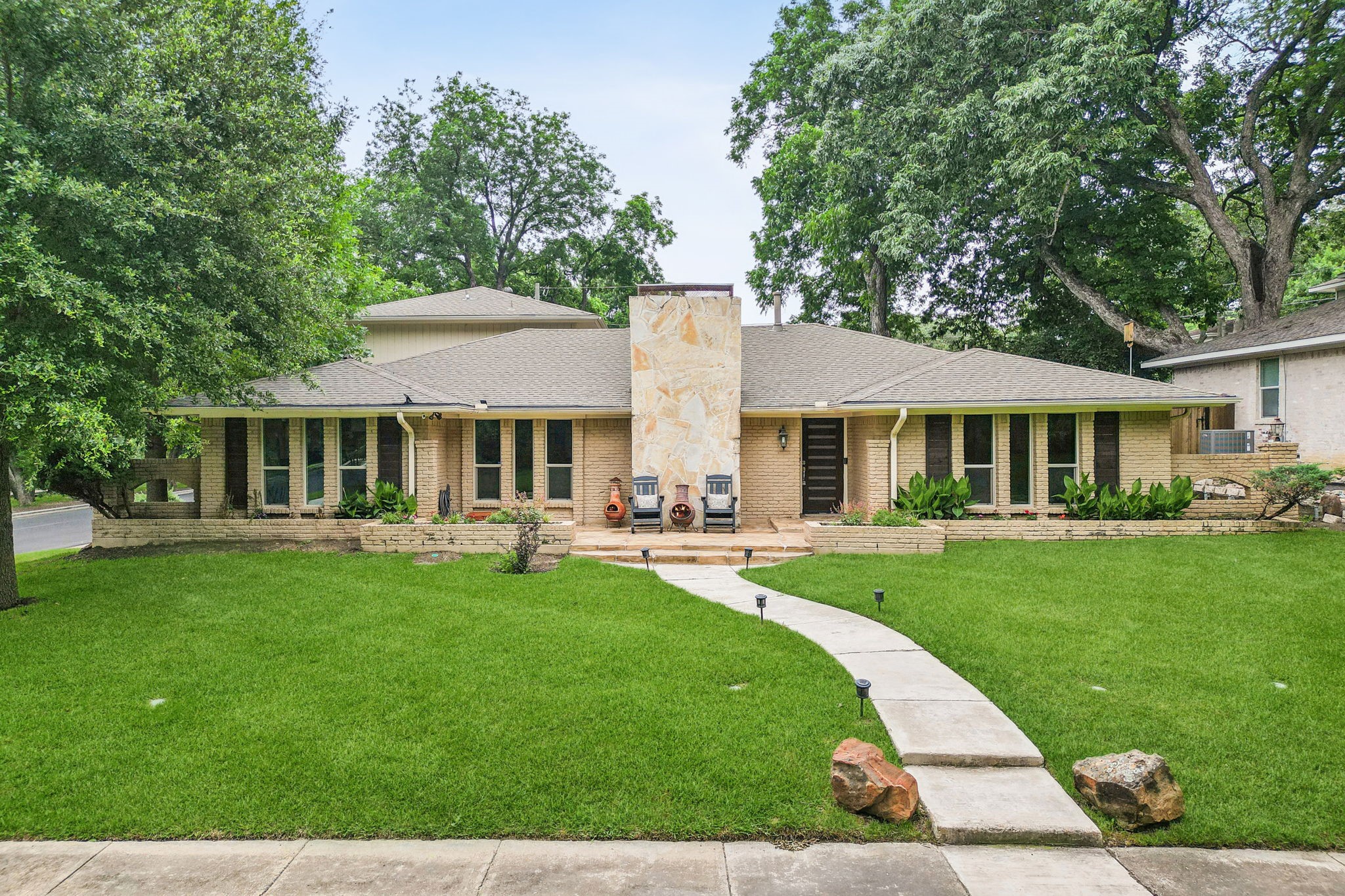 301 Lawndale Drive
