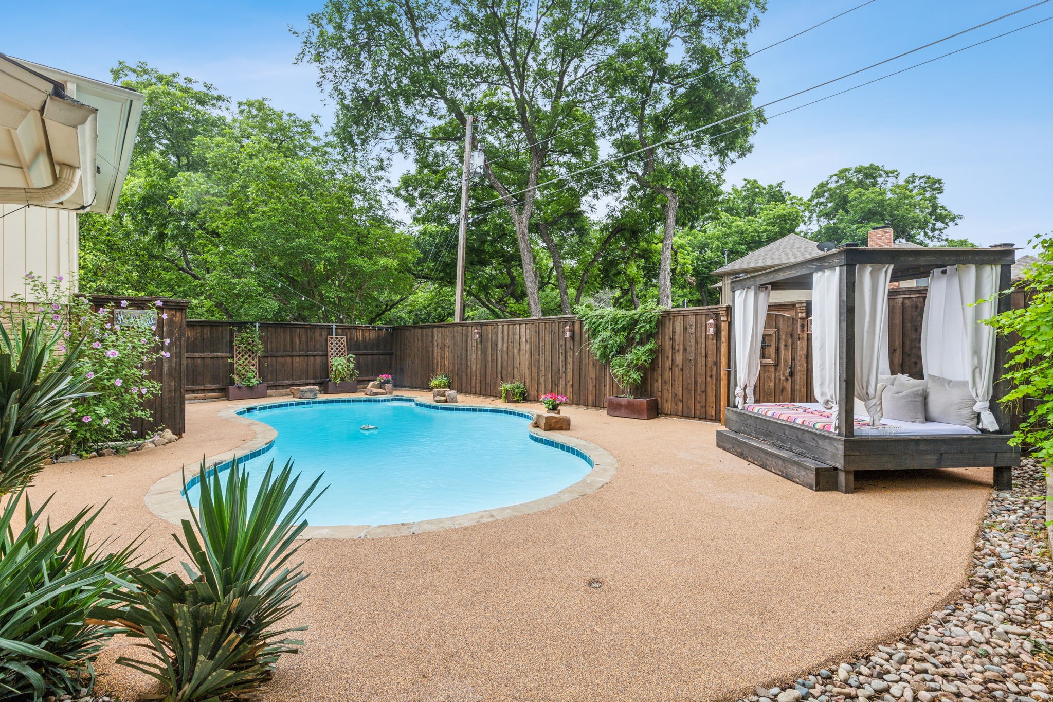 301 Lawndale Drive
