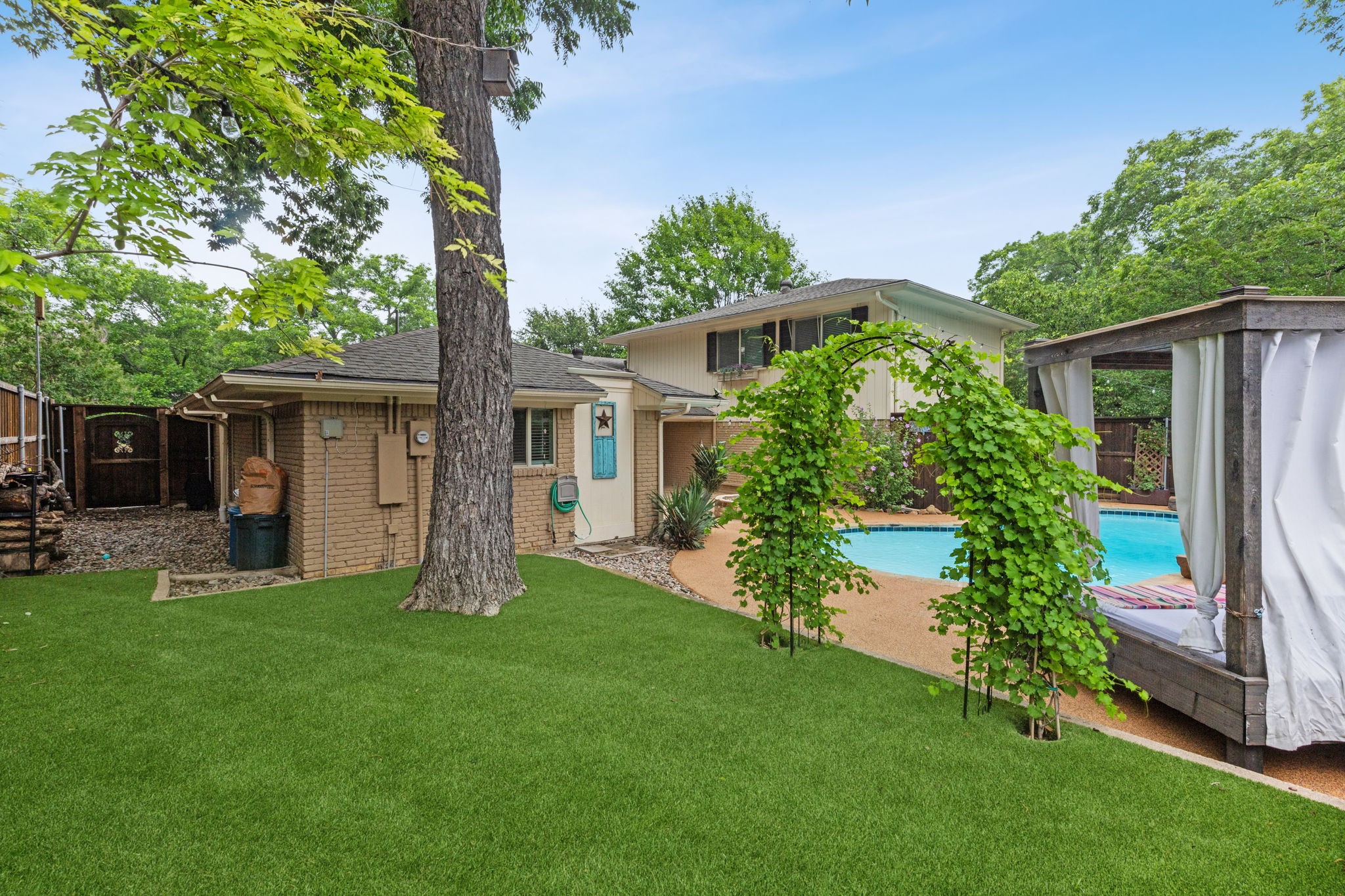 301 Lawndale Drive