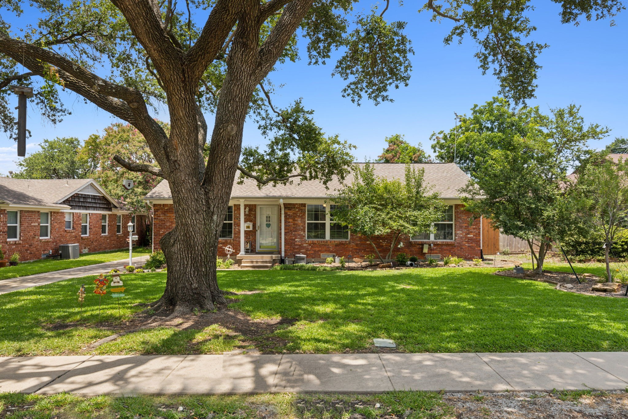 702 Sherwood Drive