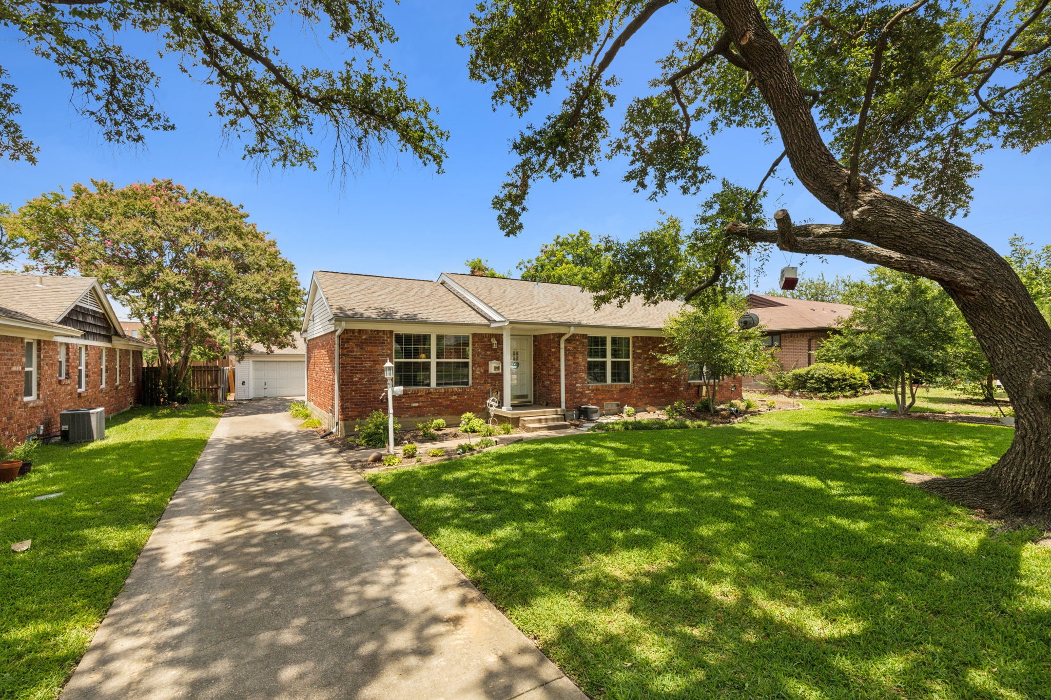 702 Sherwood Drive