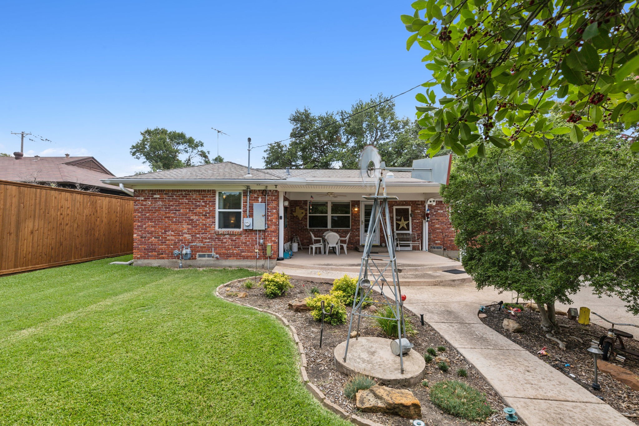 702 Sherwood Drive