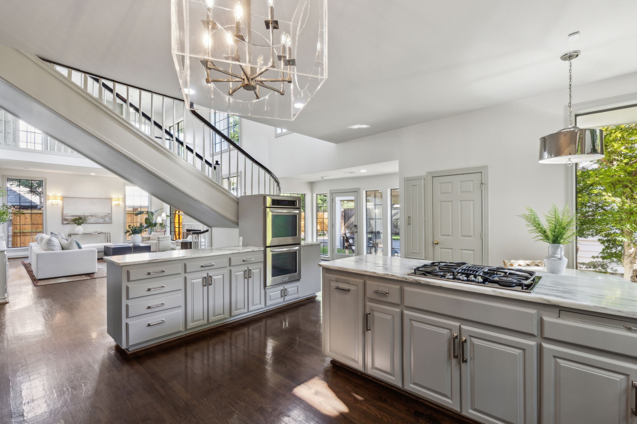 6910 Woodland Drive