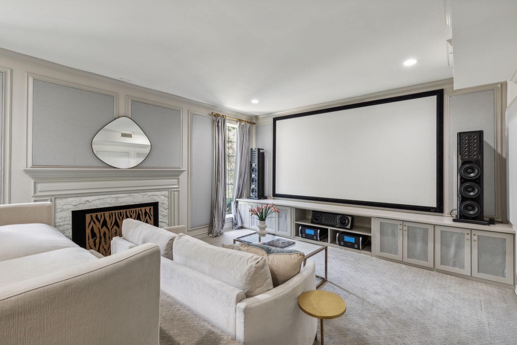 6910 Woodland Drive