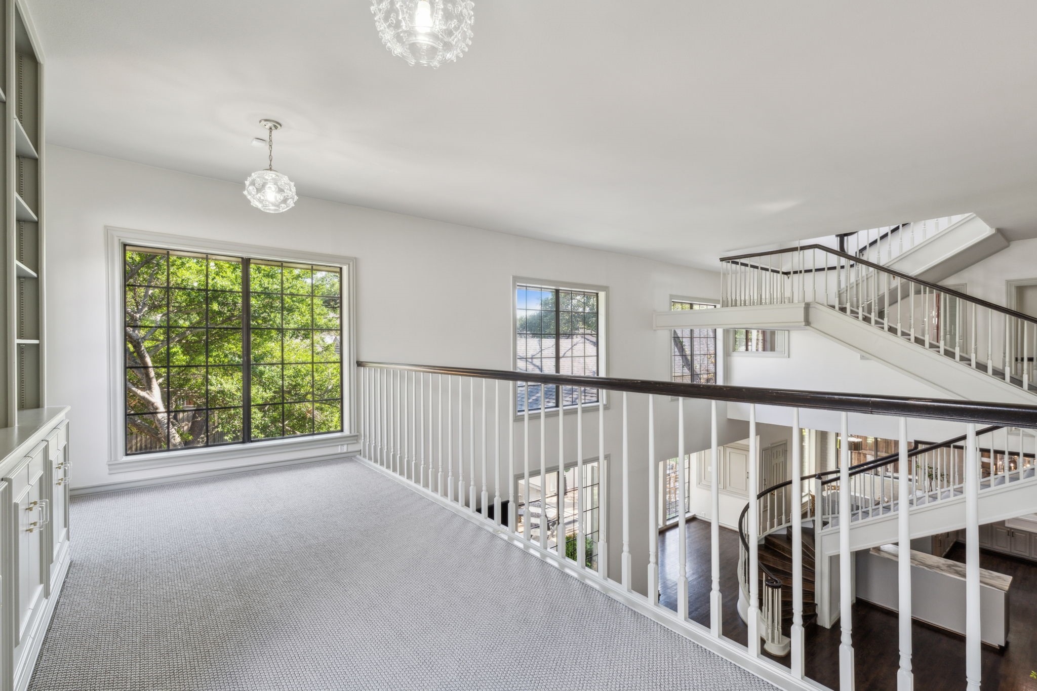 6910 Woodland Drive