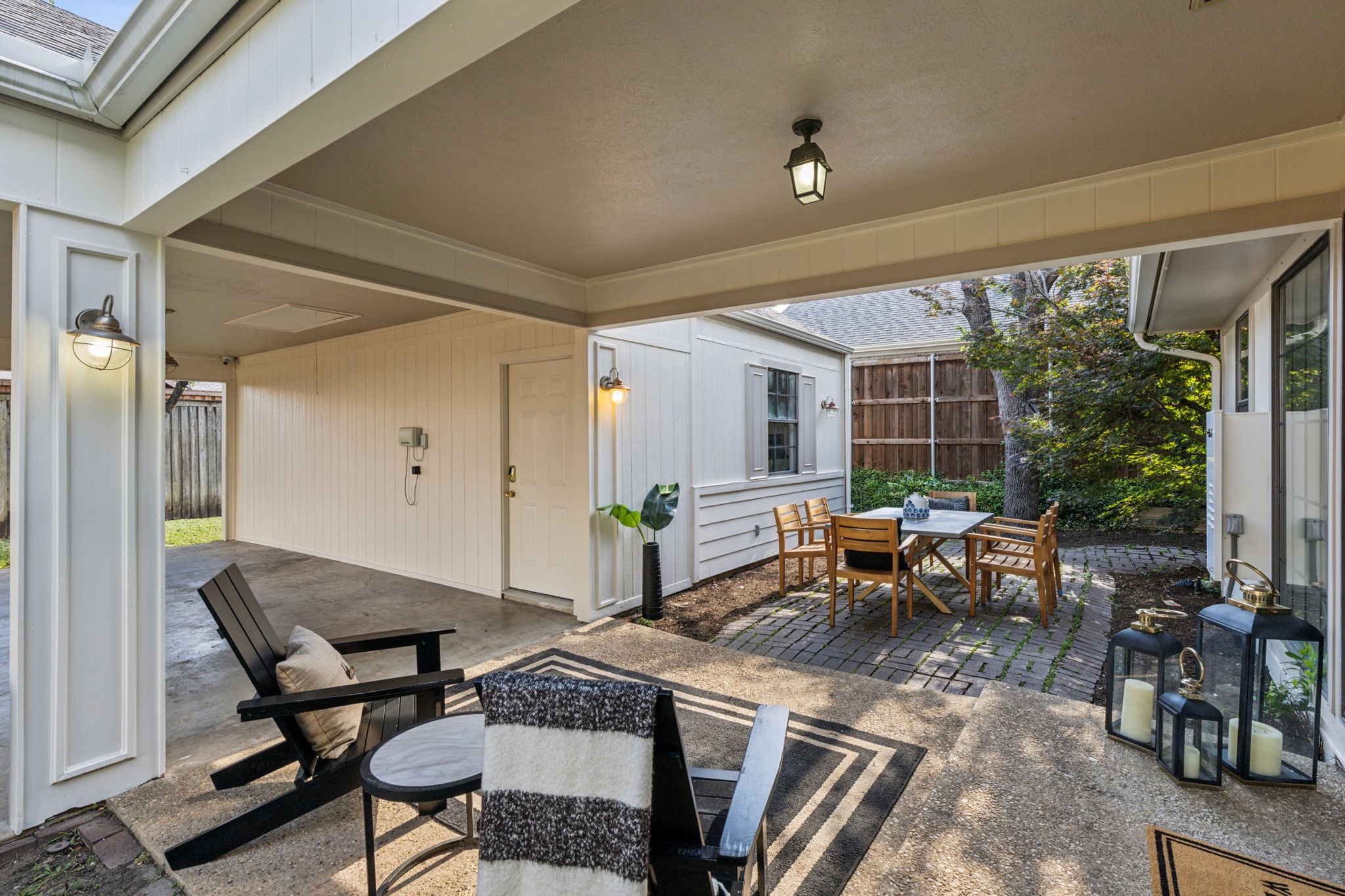 6910 Woodland Drive
