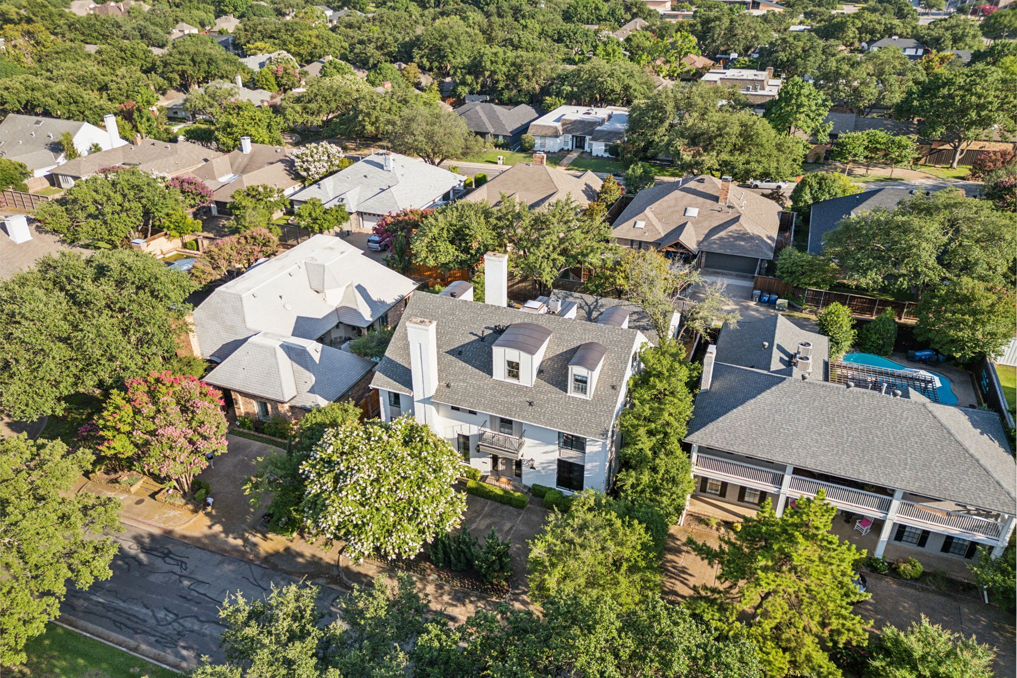6910 Woodland Drive