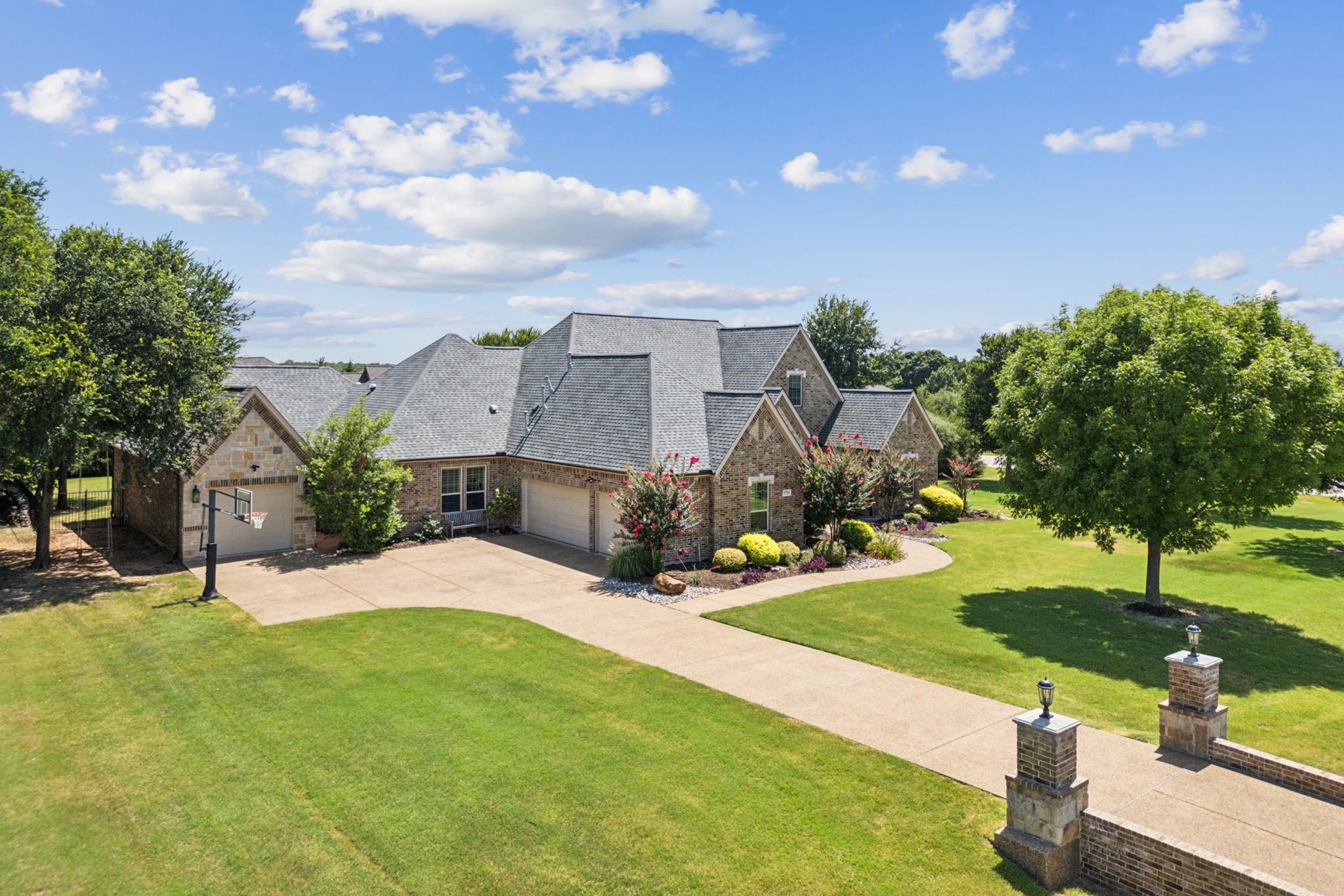 2725 Timber Trail