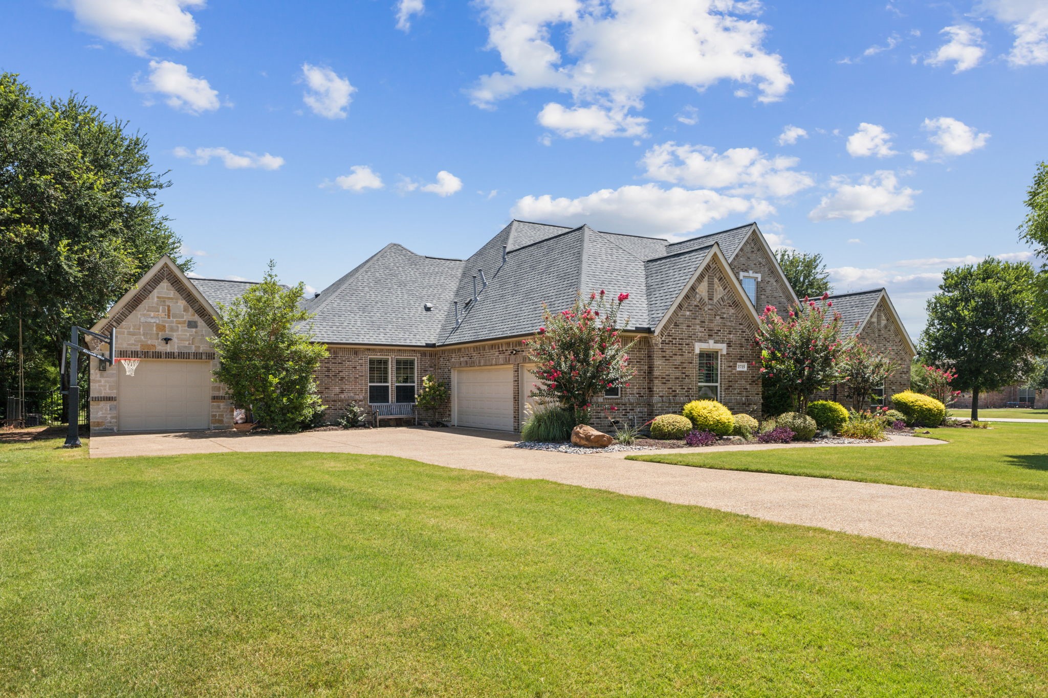 2725 Timber Trail
