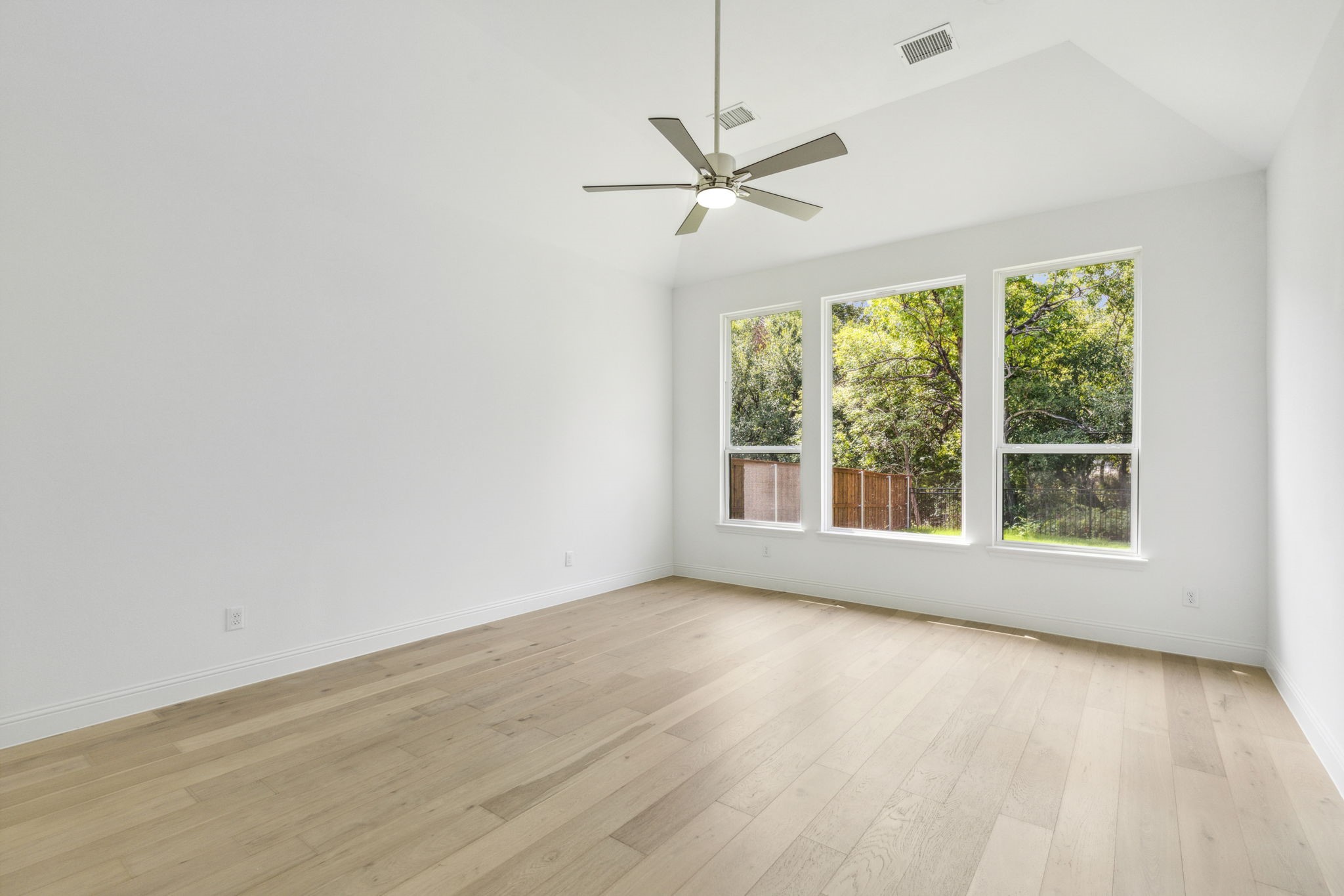 1905 Burton Hollow Way