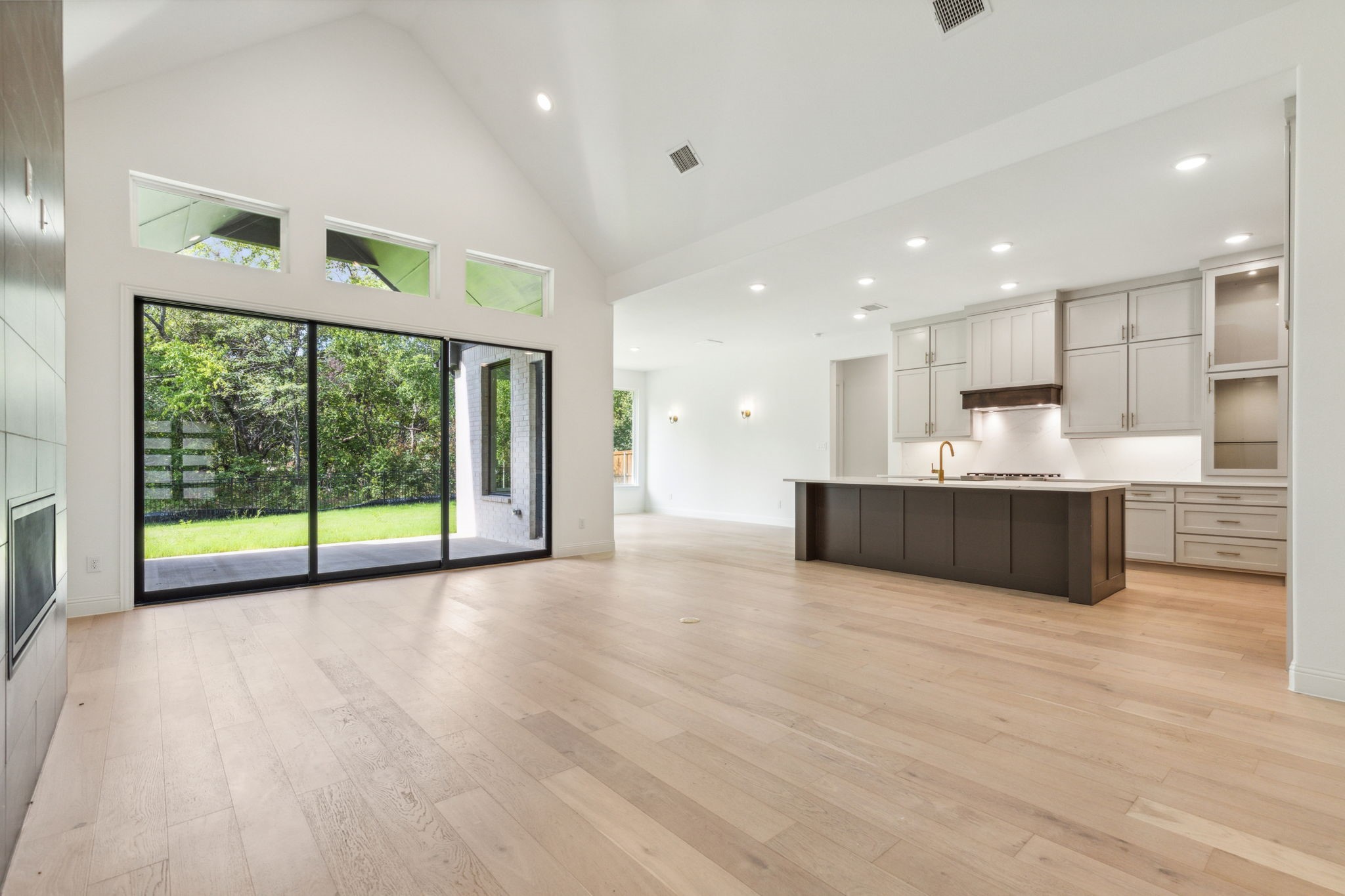 1905 Burton Hollow Way