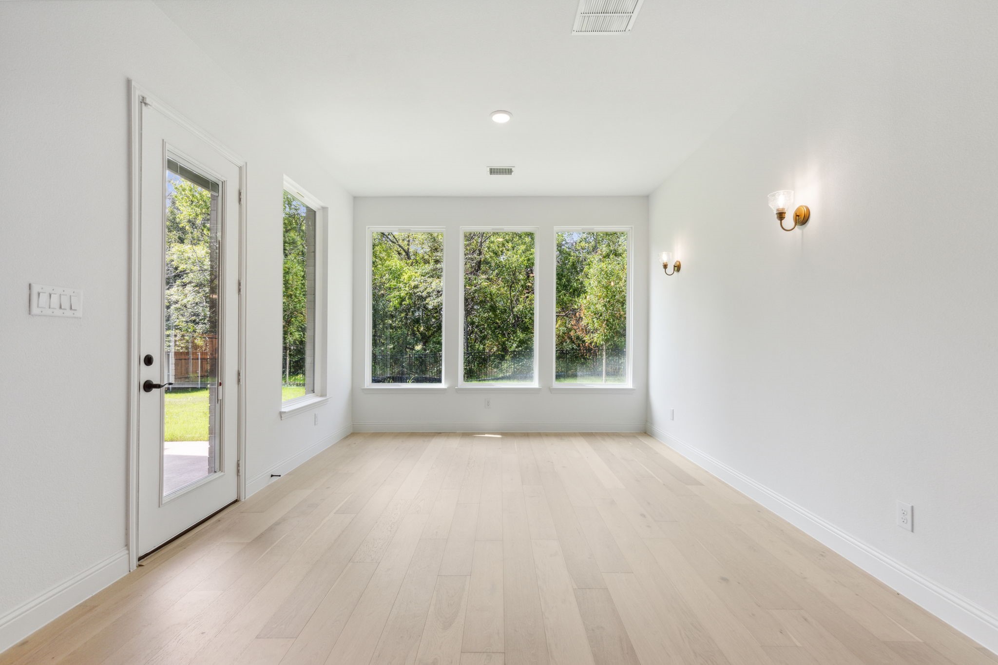 1905 Burton Hollow Way
