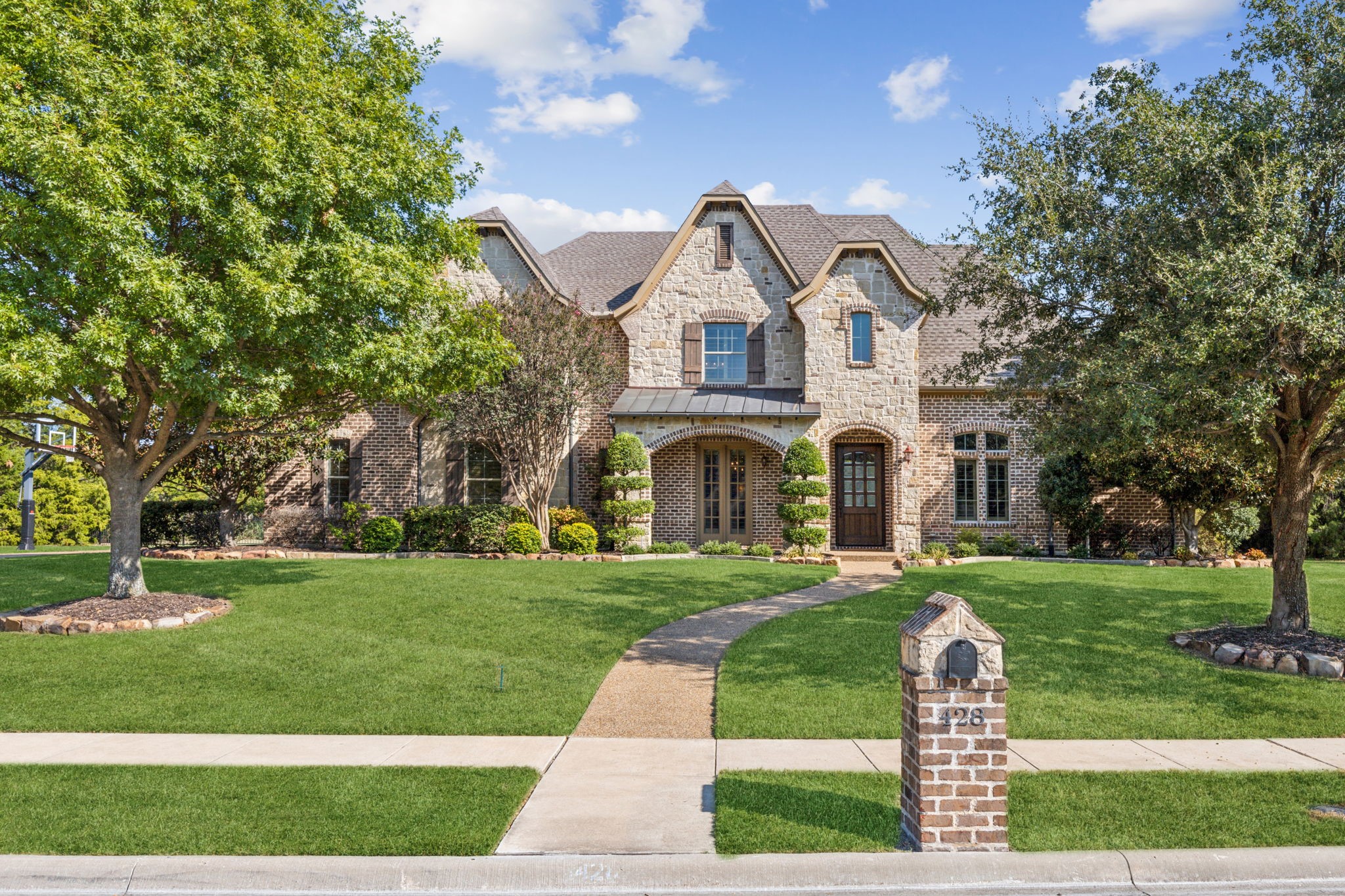 428 Wyndemere Boulevard