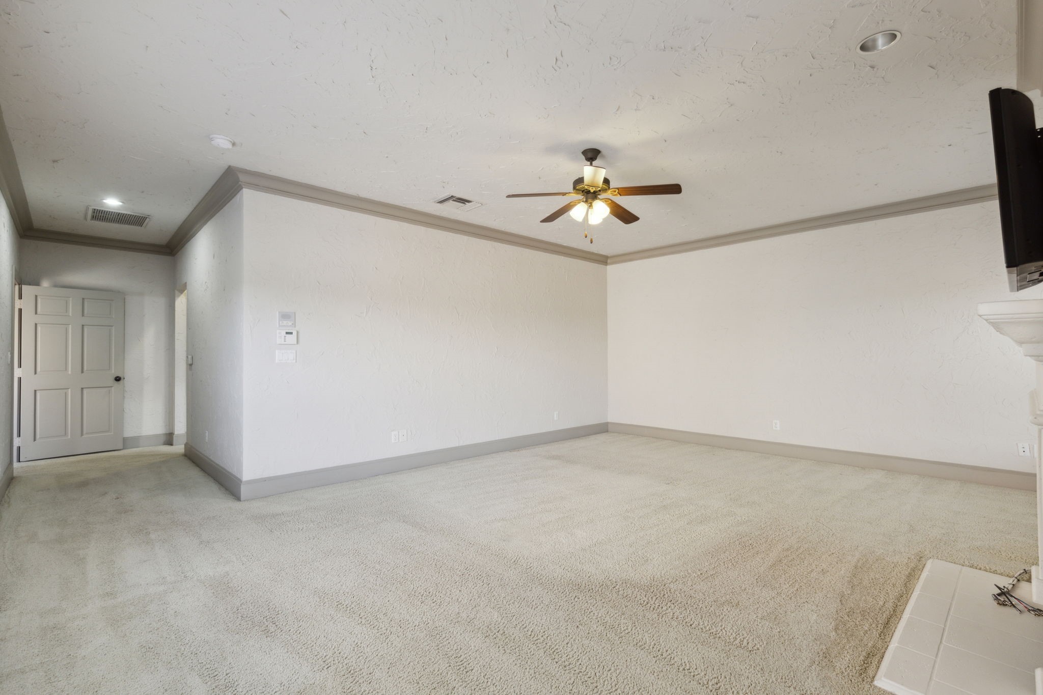 2586 King Arthur Boulevard